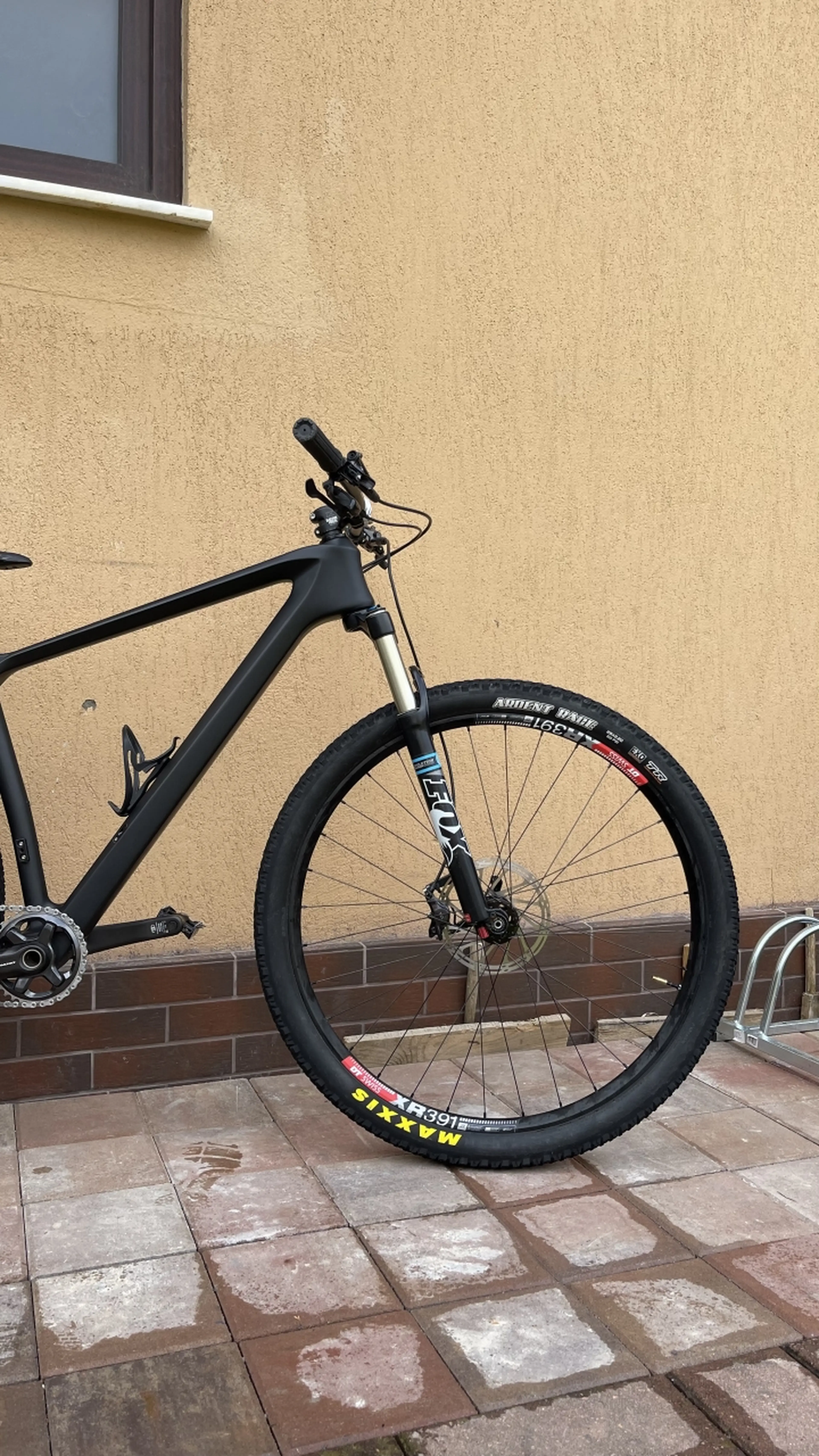 4. Bicicleta XC Custom 1x12 / Carbon / Fox / L /9.5kg