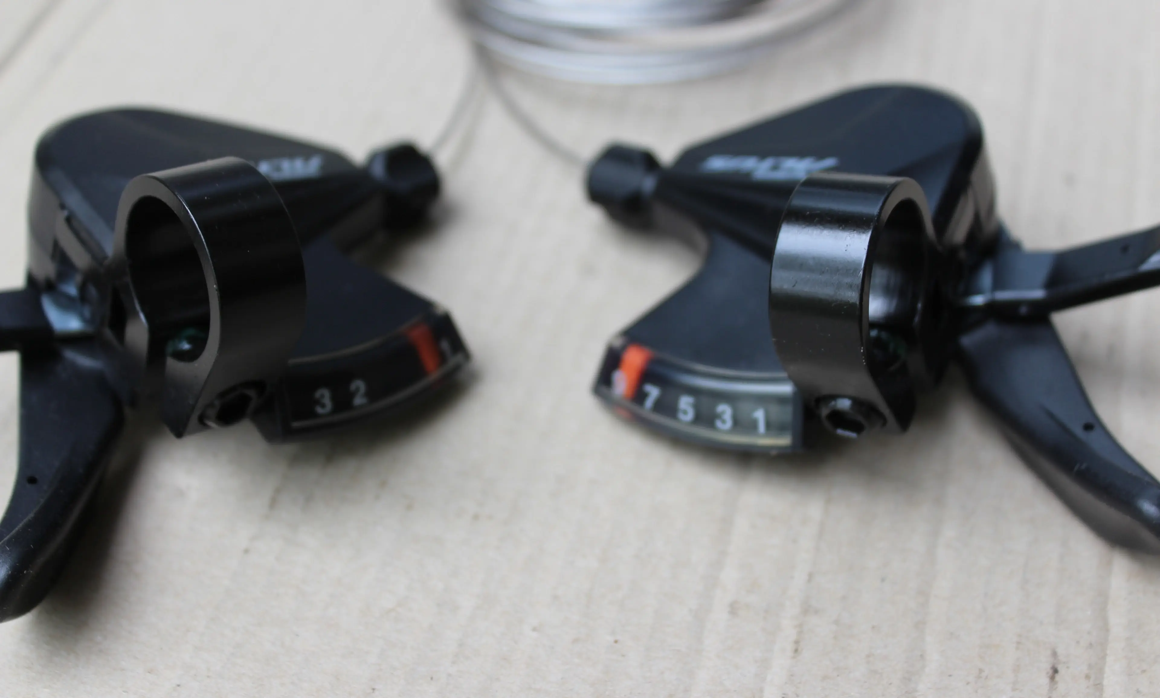 5. Shimano Altus SL-M2010 3X9 vit. set fata + spate cu cabluri