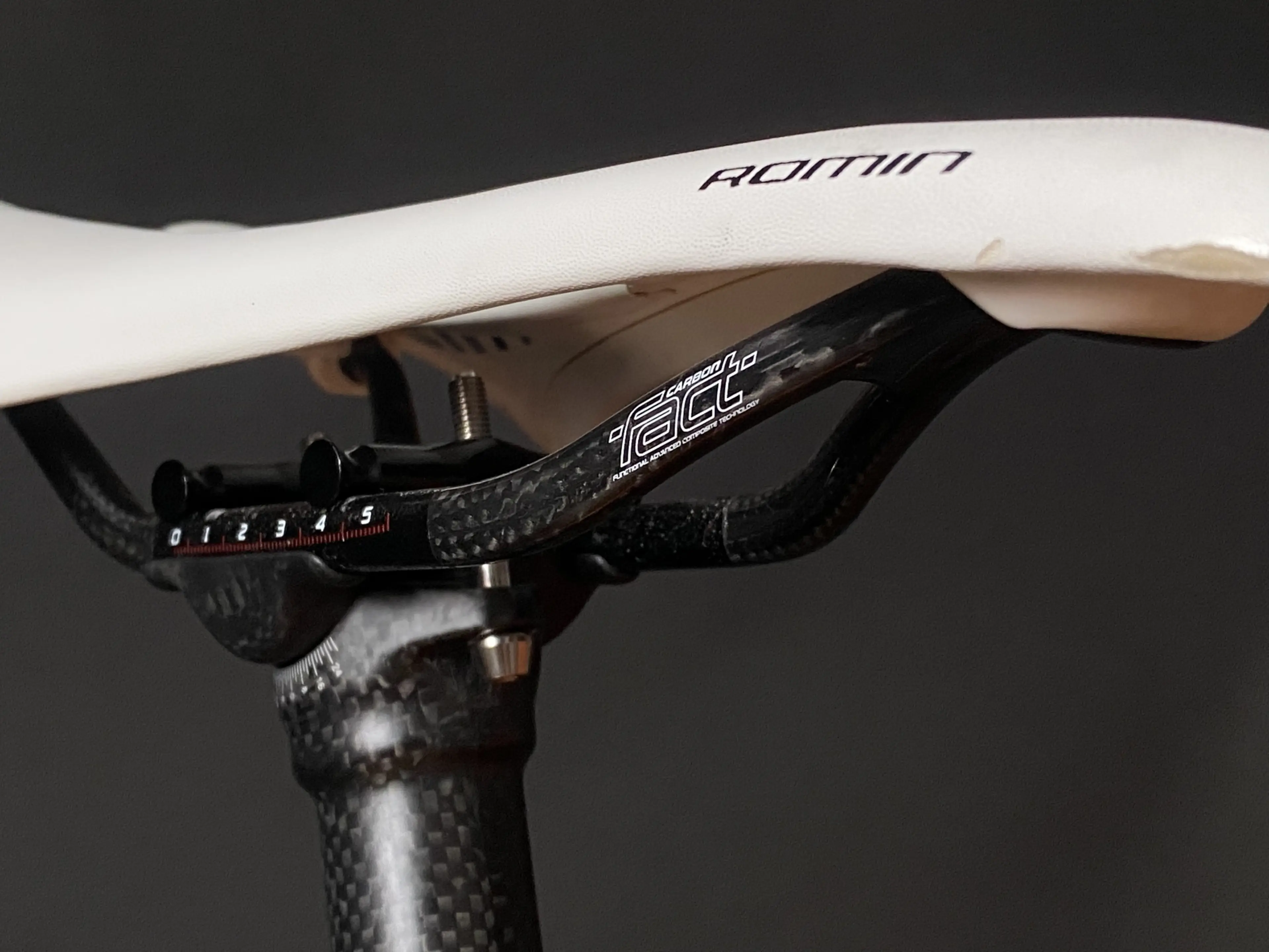 Image Schimb șa S-WORKS Specialized Romin 155mm carbon alba