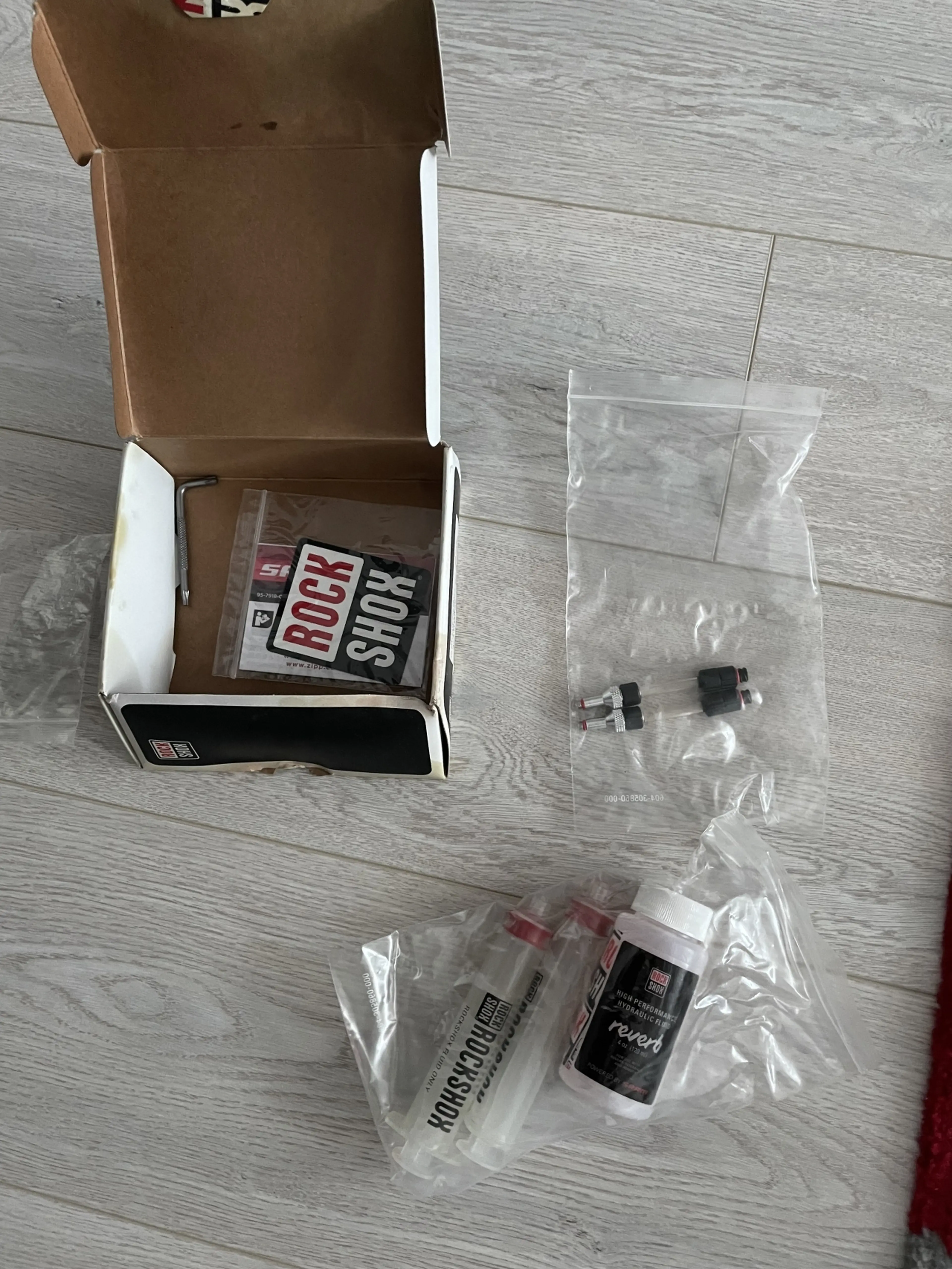 2. Reverb Bleed Kit/ Kit aerisire Reverb