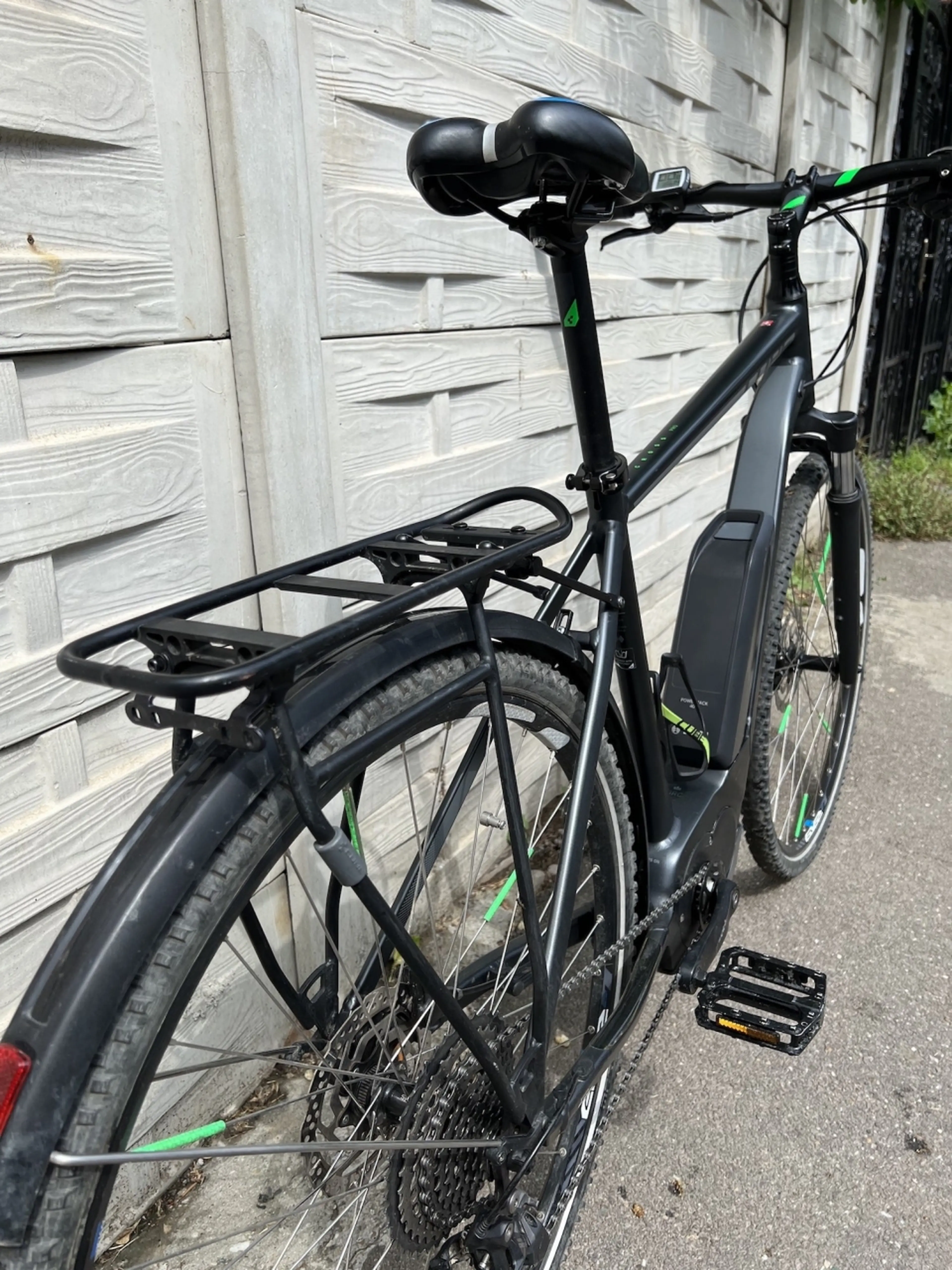 4. Bicicleta electrica Cube Cross Hybrid Pro 400, model 2018