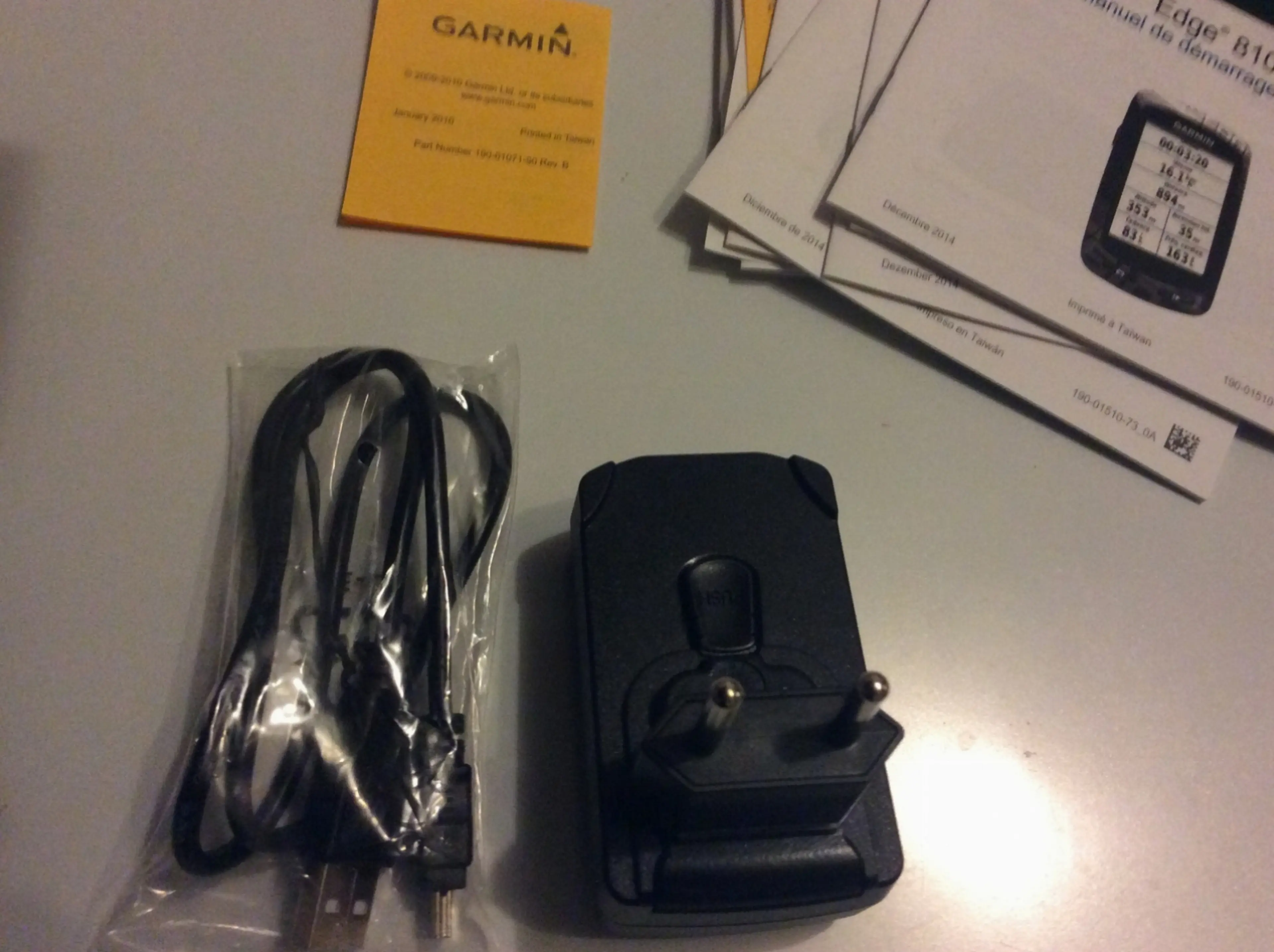2. Garmin încărcător, cablu USB