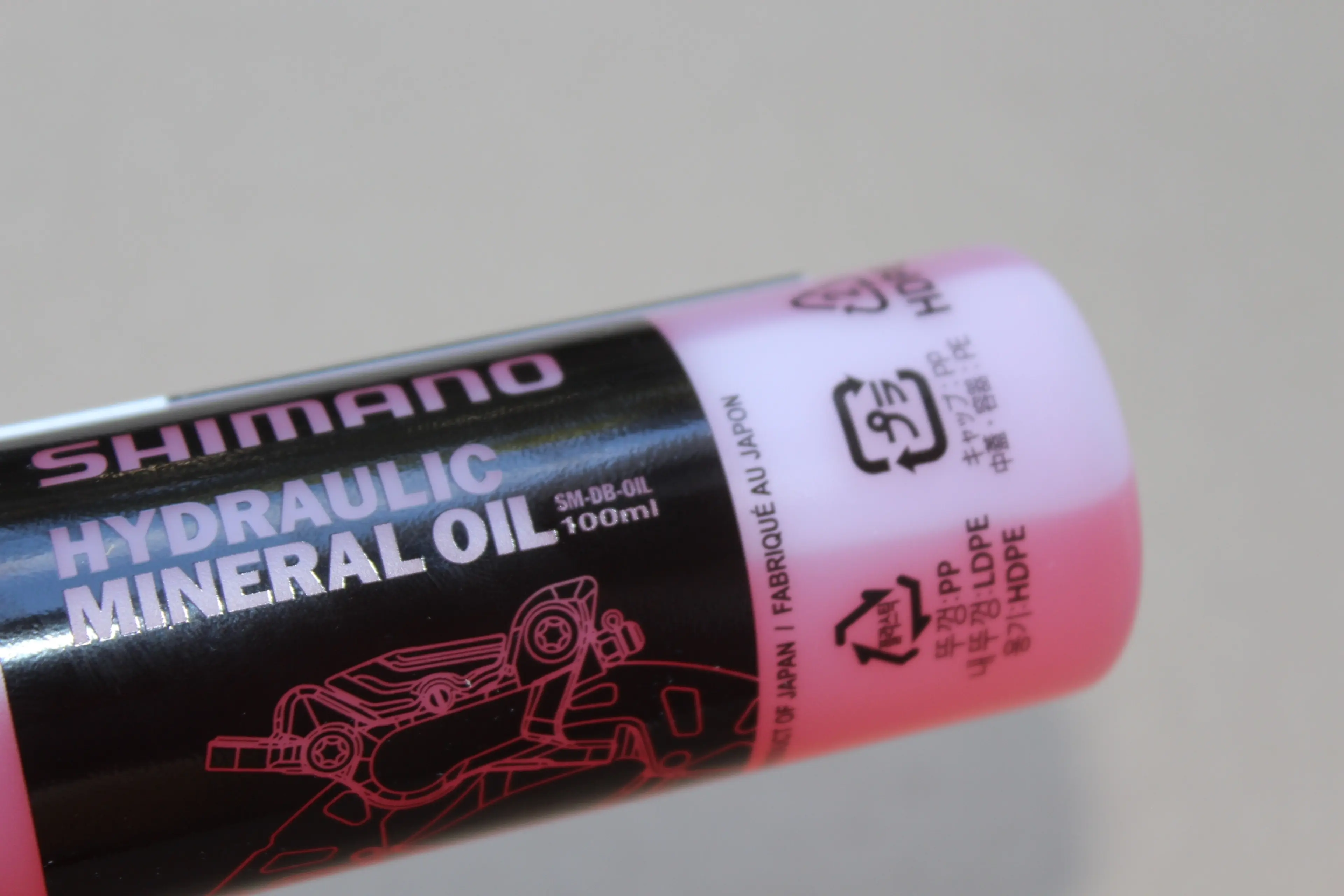 3. Shimano mineral oil SM-DB - 100ml