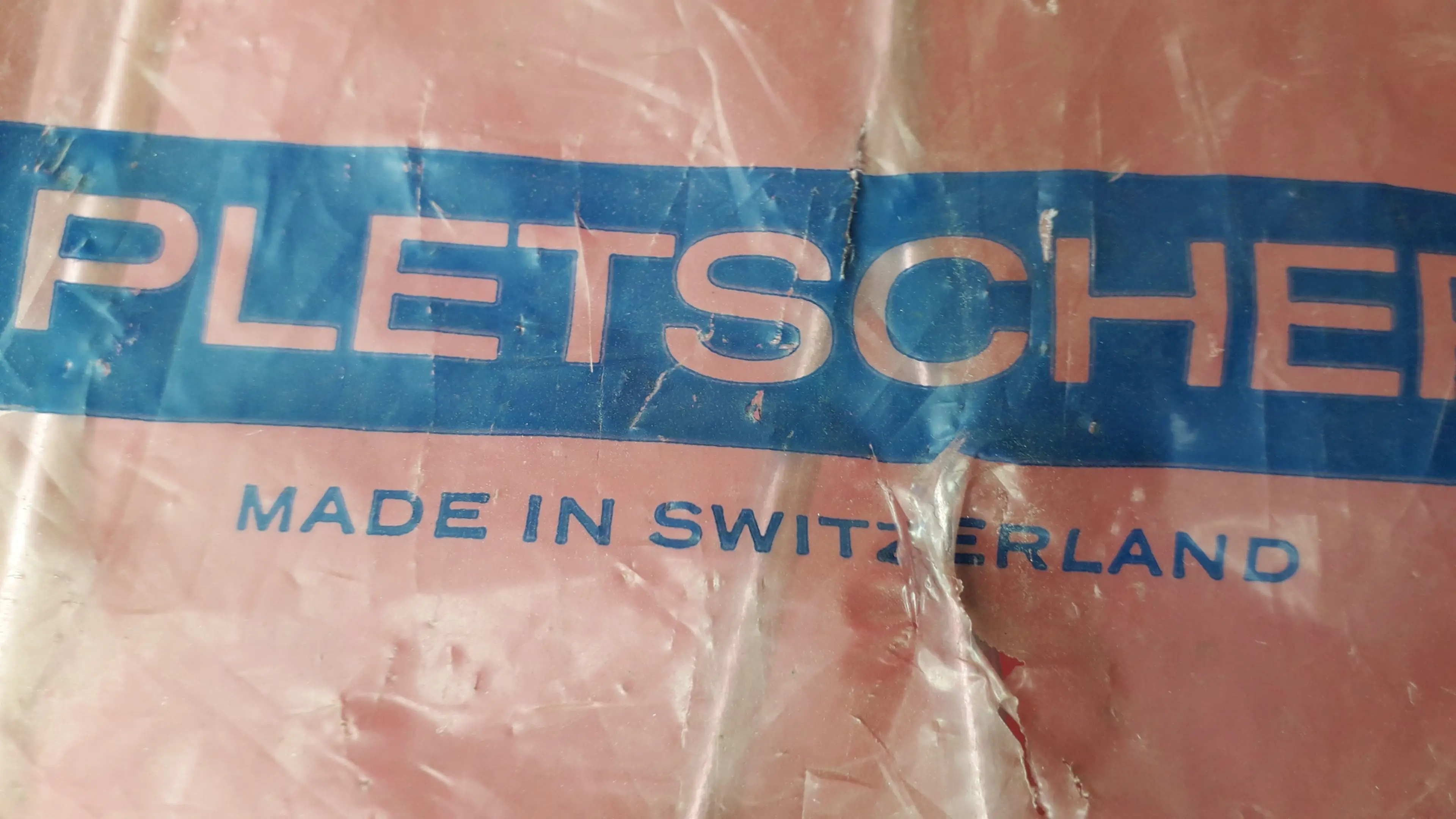 2. Vând portbagaj PLETSCHER fabricat în Elveția