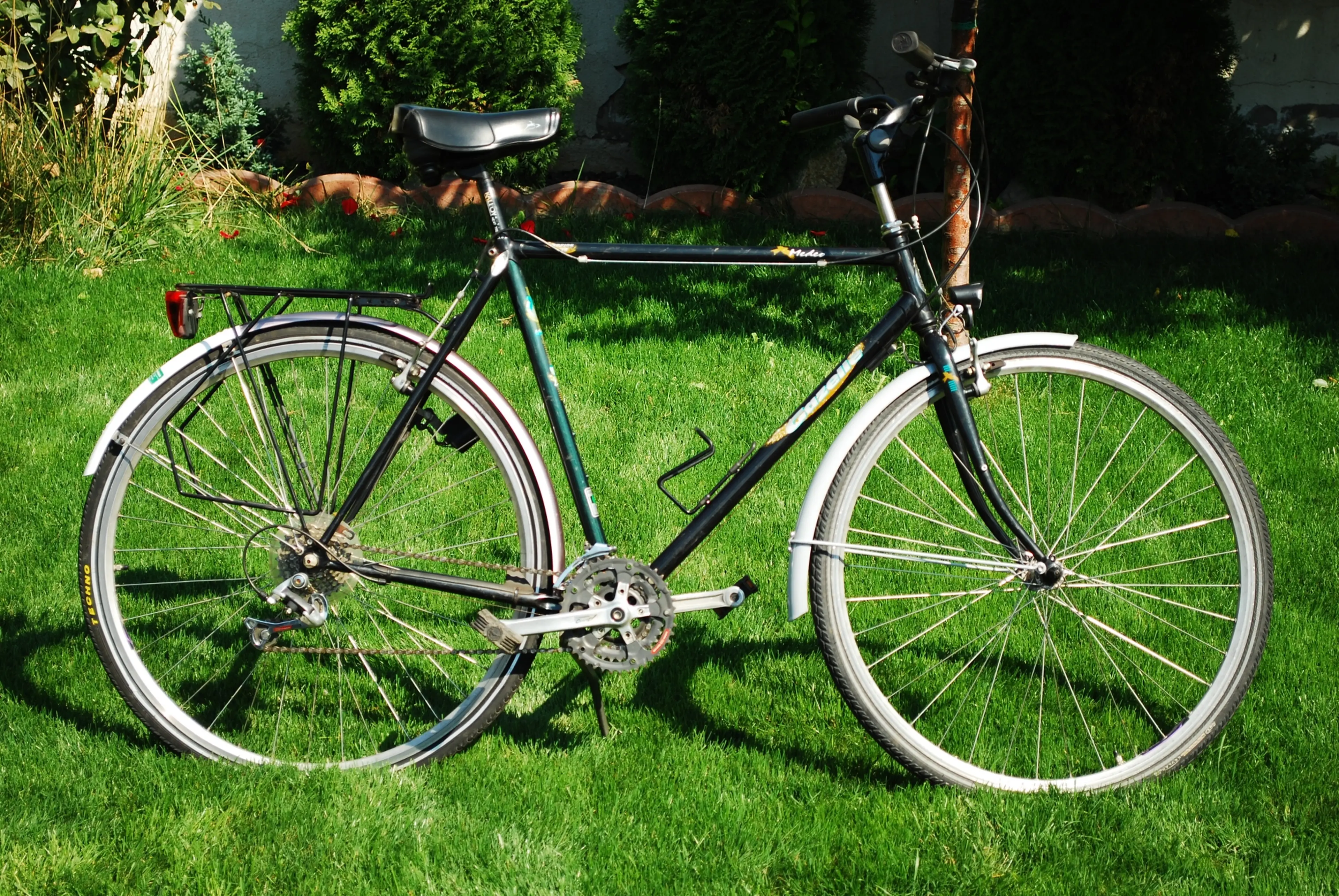 1. Vând bicicleta Gazelle Medeo Hybride Lite 28 inch