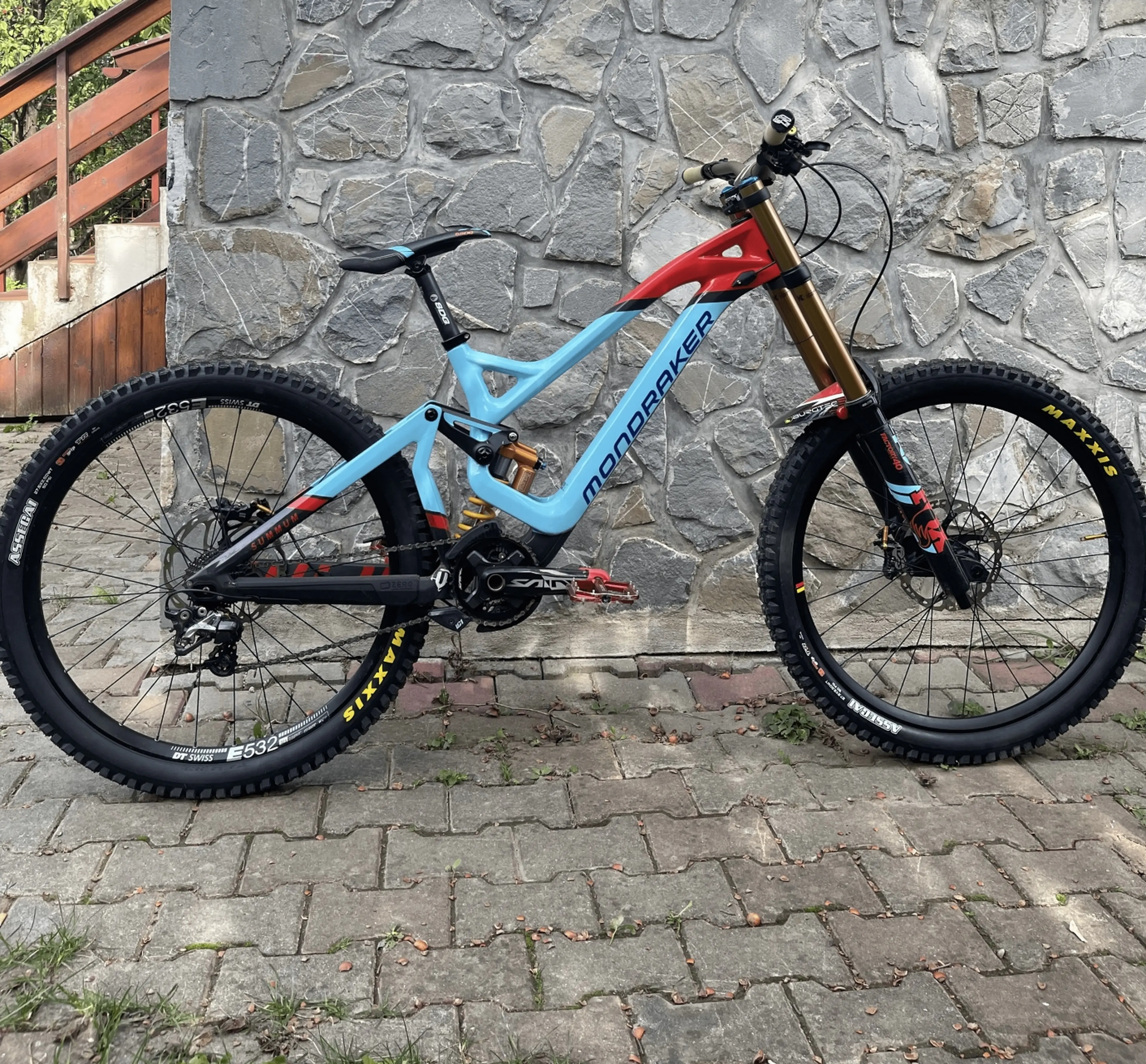 3. Bicicleta Mondraker Summum Carbon Pro Team 27,5 2020