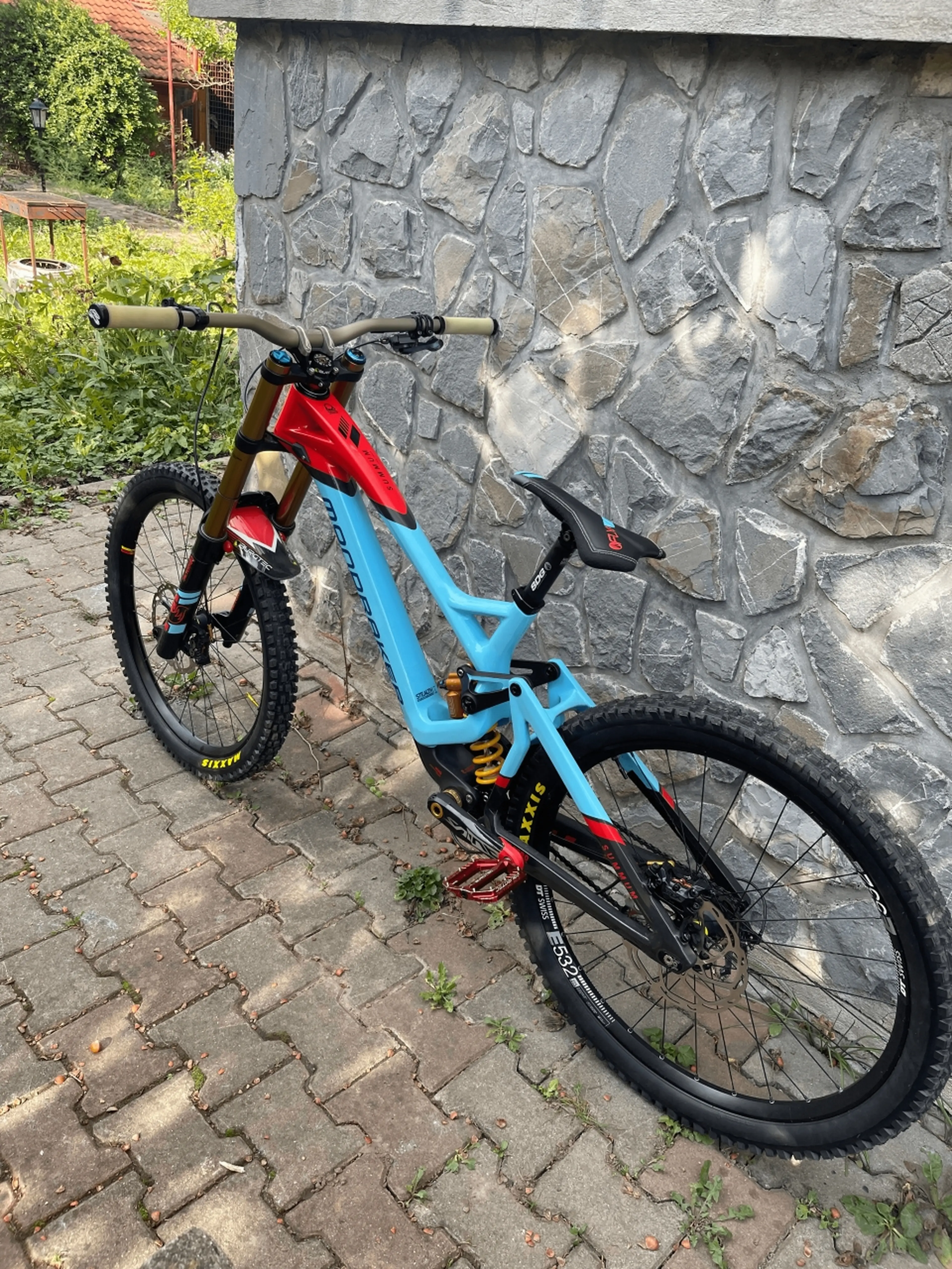 4. Bicicleta Mondraker Summum Carbon Pro Team 27,5 2020