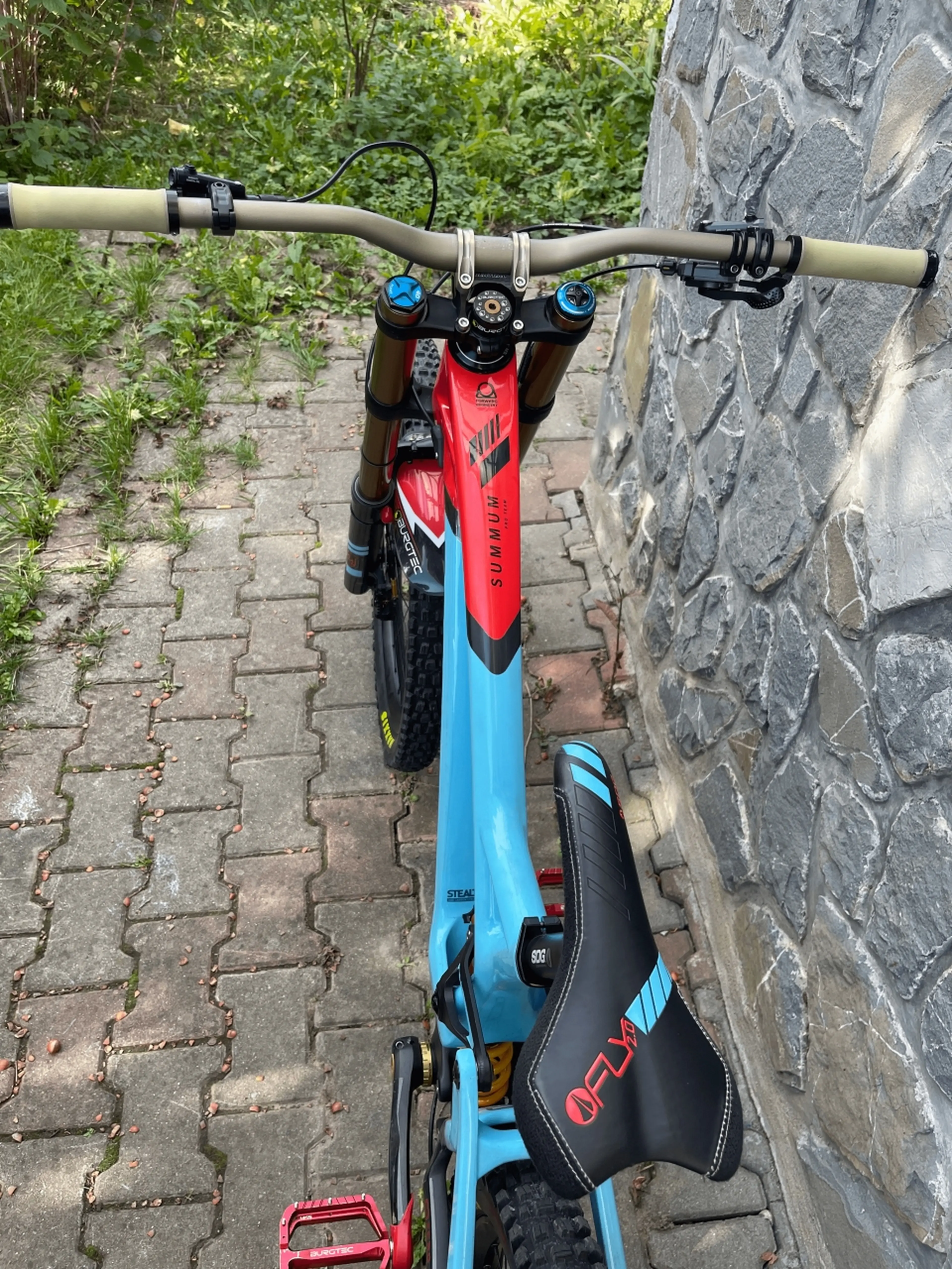 5. Bicicleta Mondraker Summum Carbon Pro Team 27,5 2020