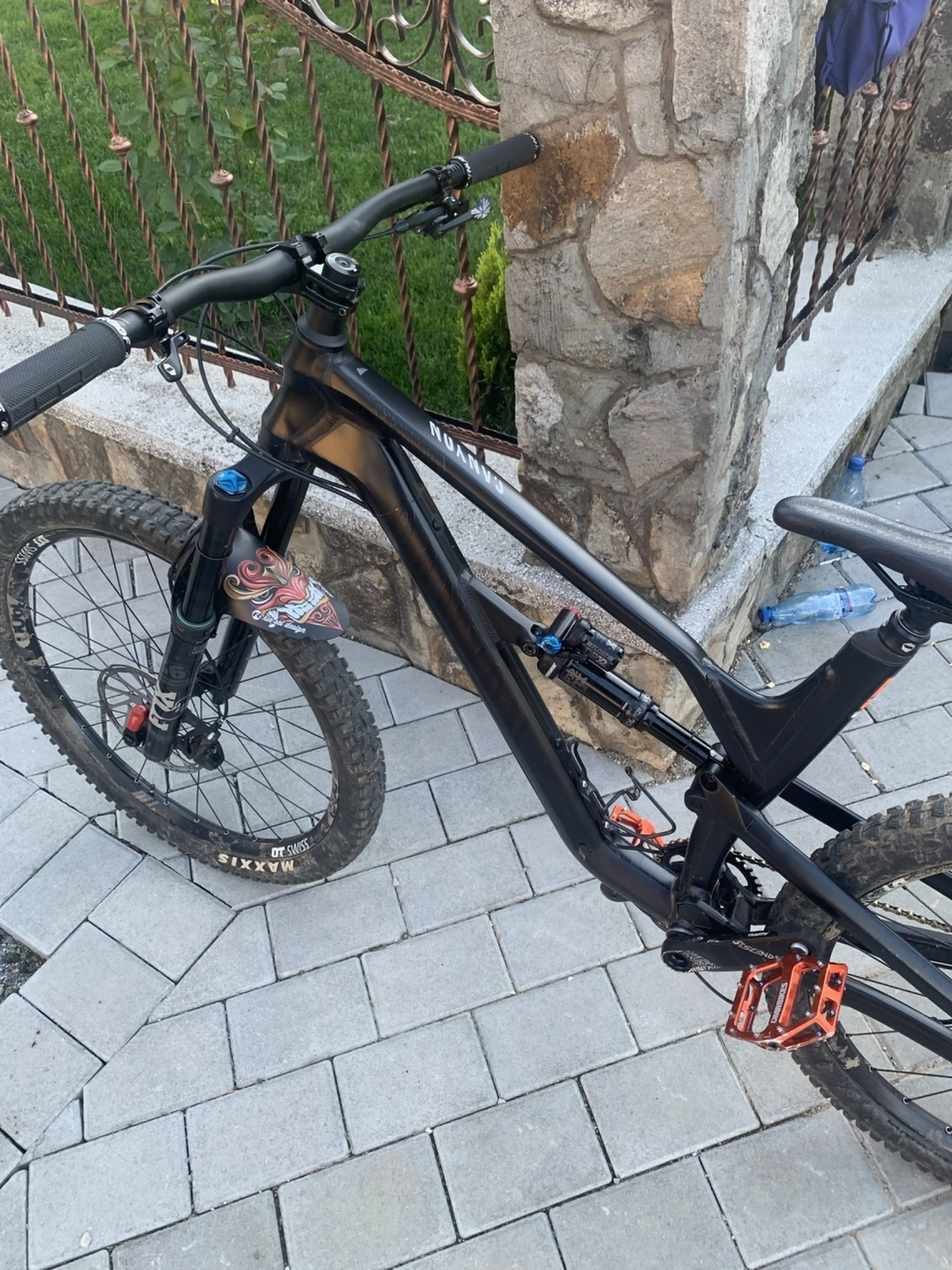 8. Vand Full-Suspension Canyon Spectral AL 6.0
