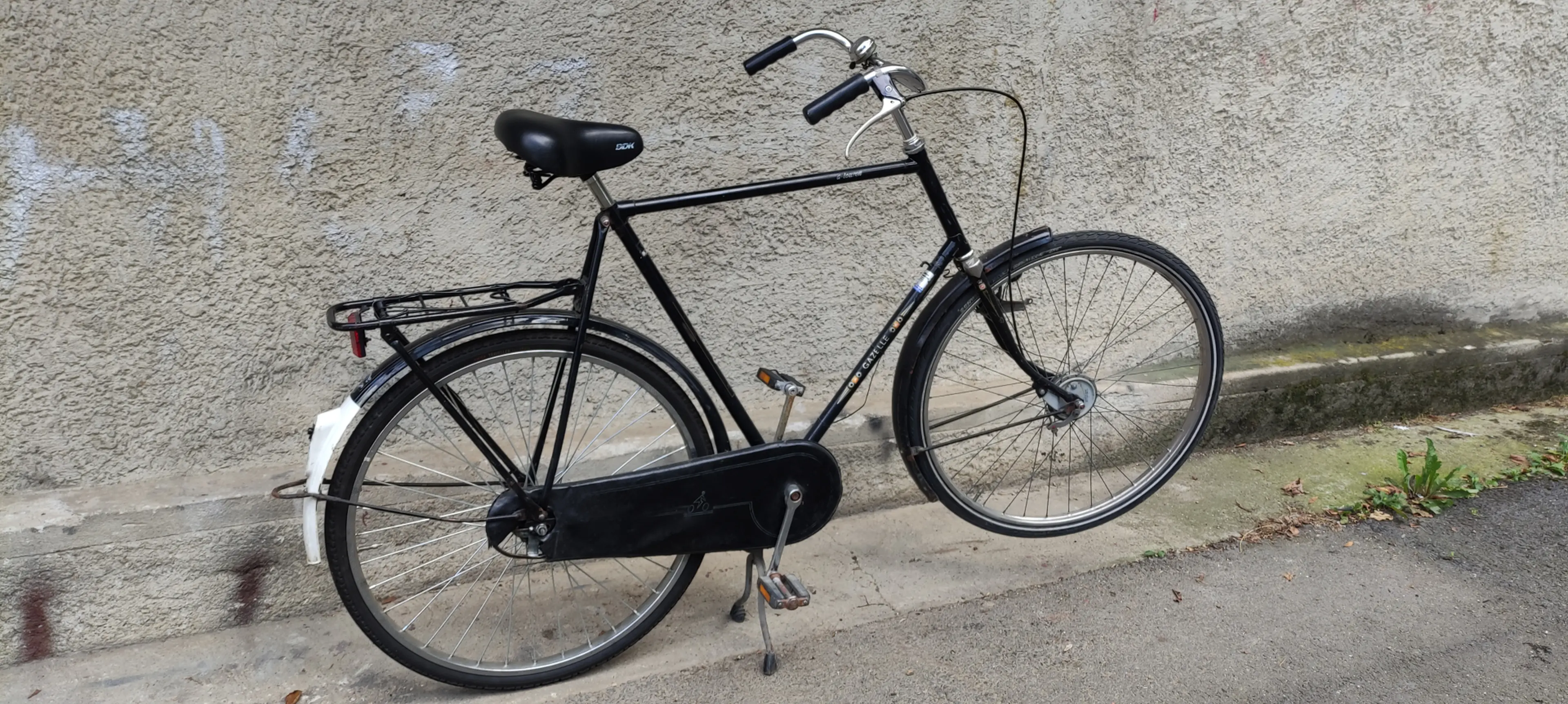 1. Bicicletă de oraș Gazelle a-touren (Butuc defect)