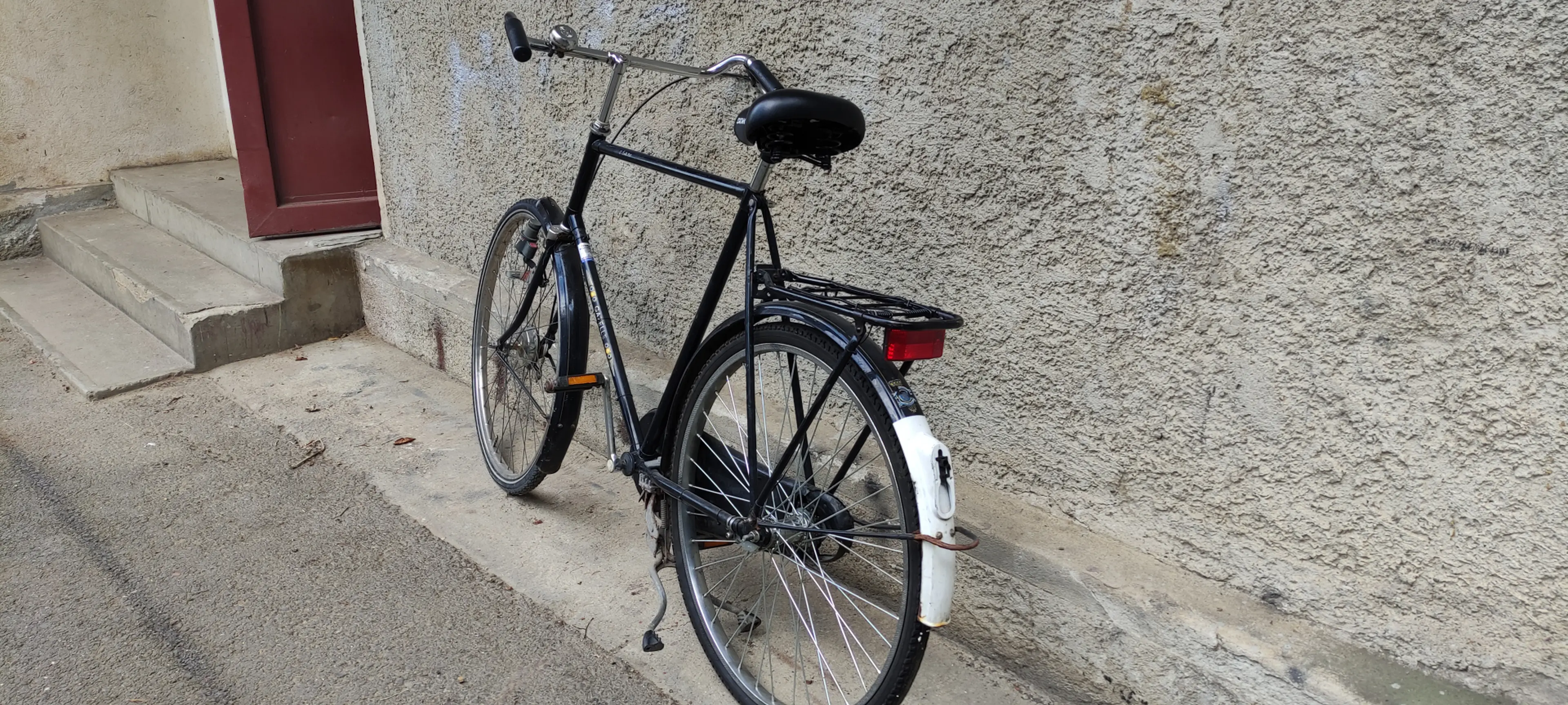 4. Bicicletă de oraș Gazelle a-touren (Butuc defect)