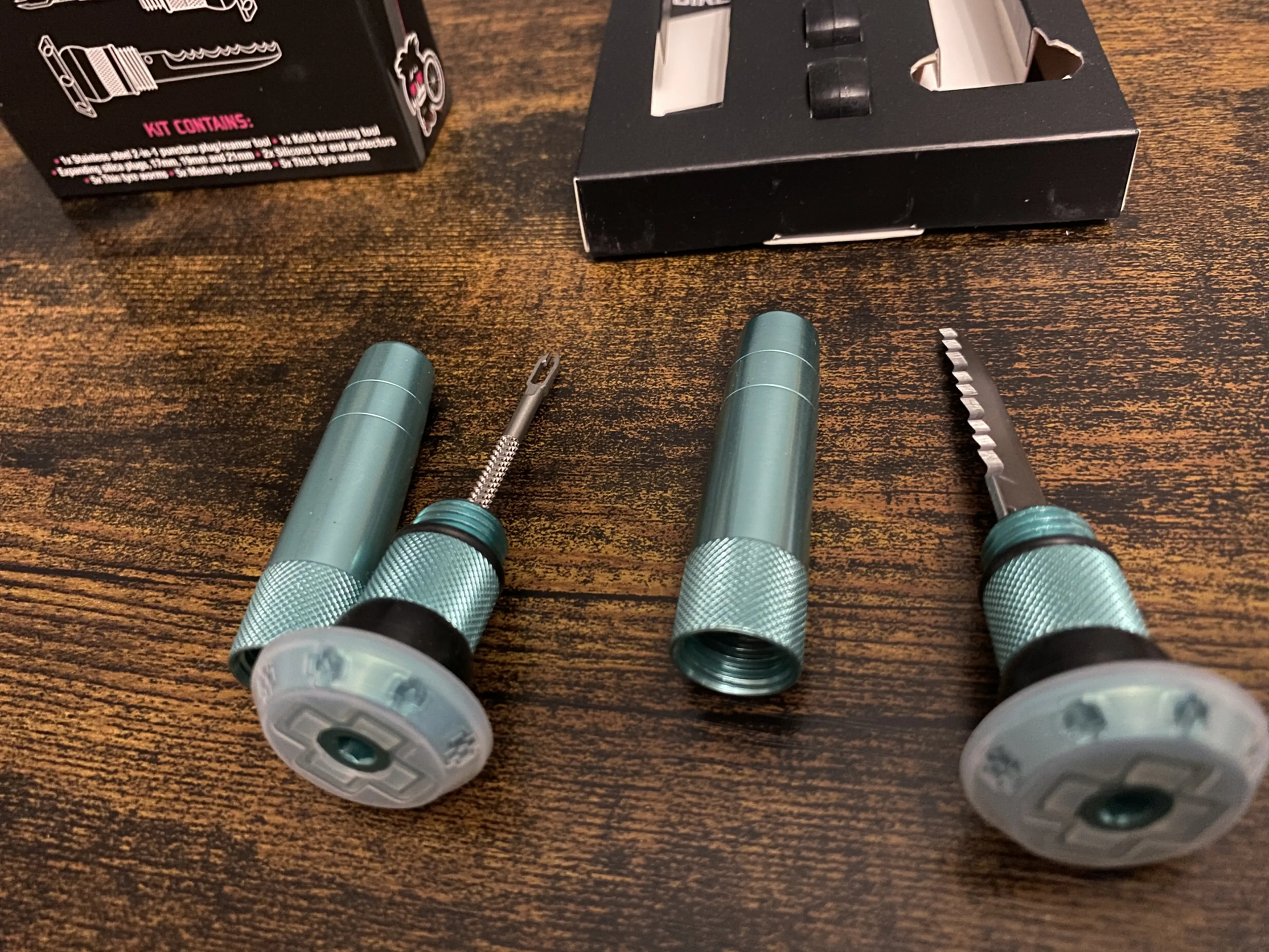 3. Kit reparatie Muc-Off Stealth Tubeless Puncture Plug Turcuaz