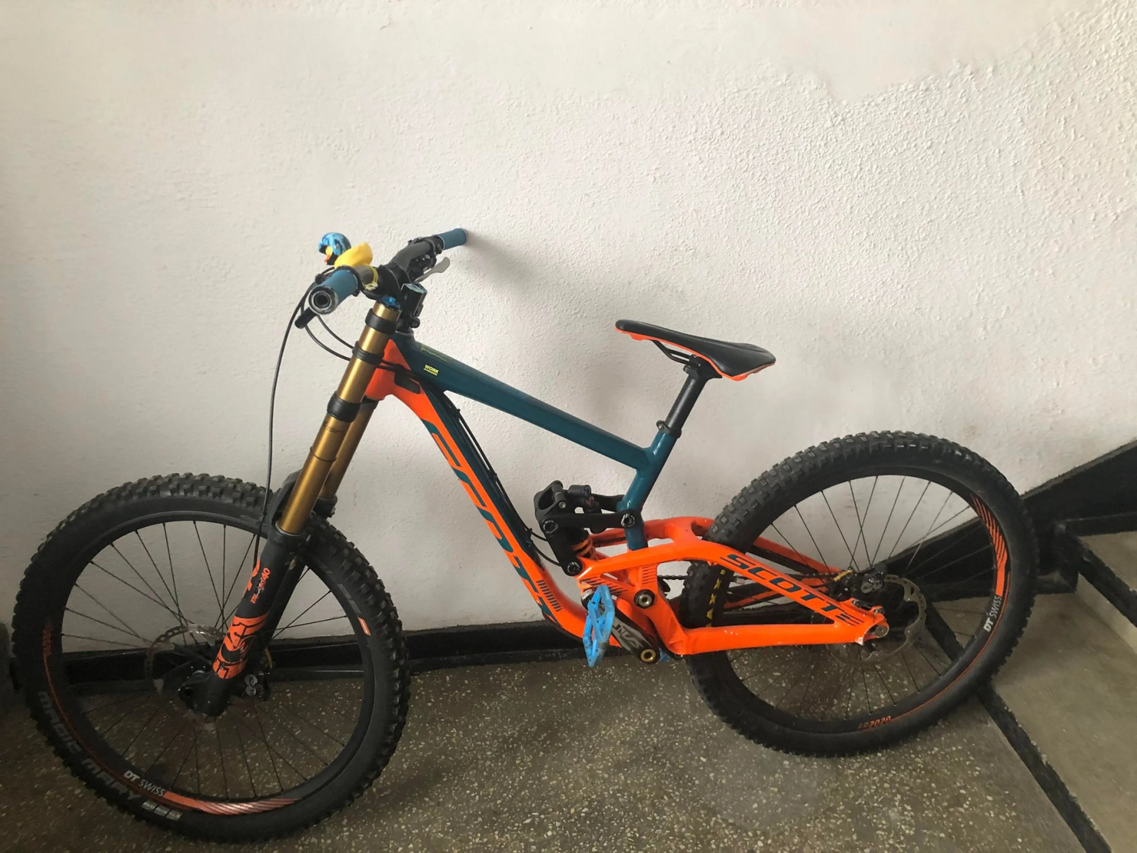 3. Bicicleta downhill Scott Gambler 710 2018