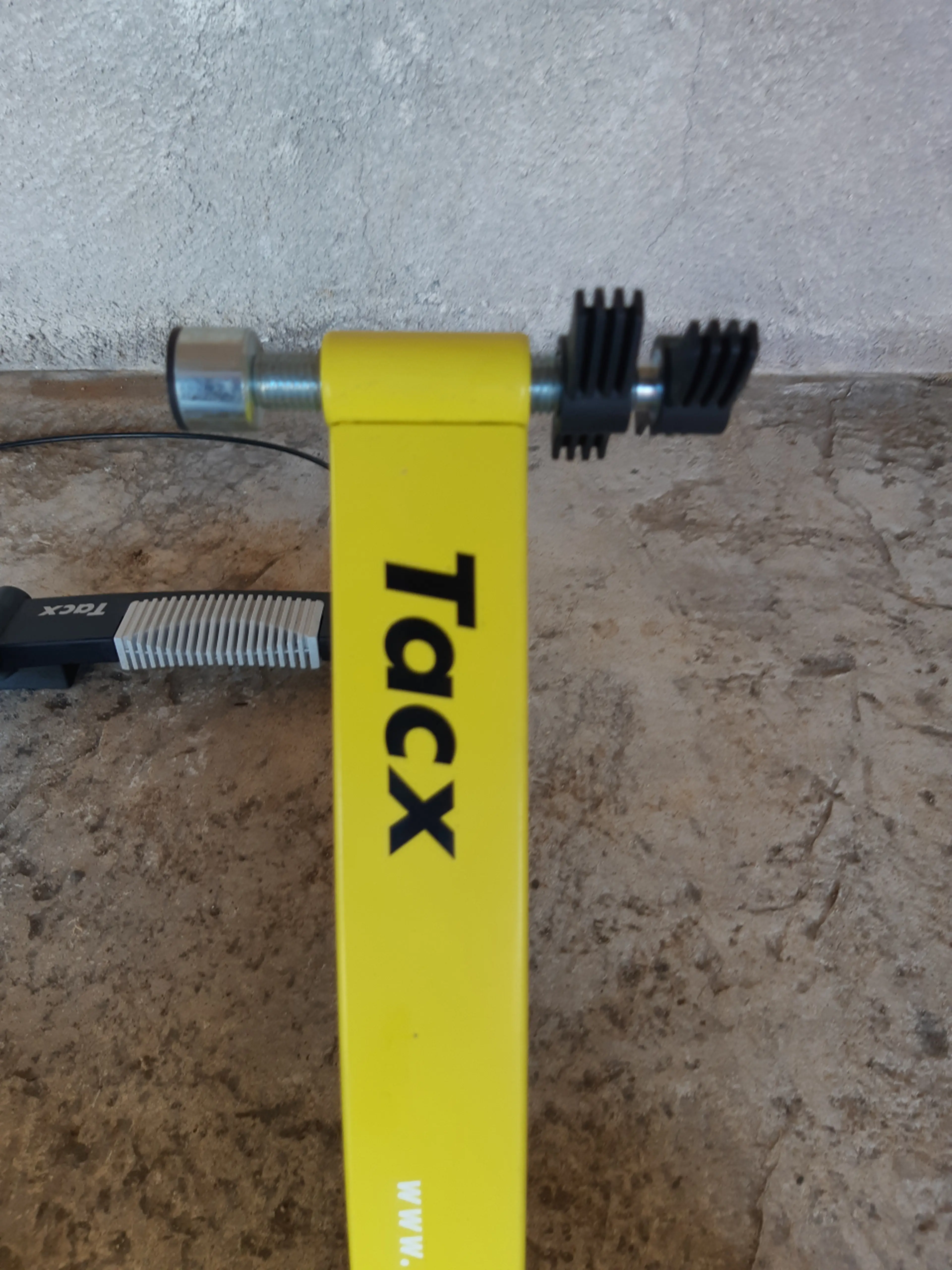 3. Trainer Tacx