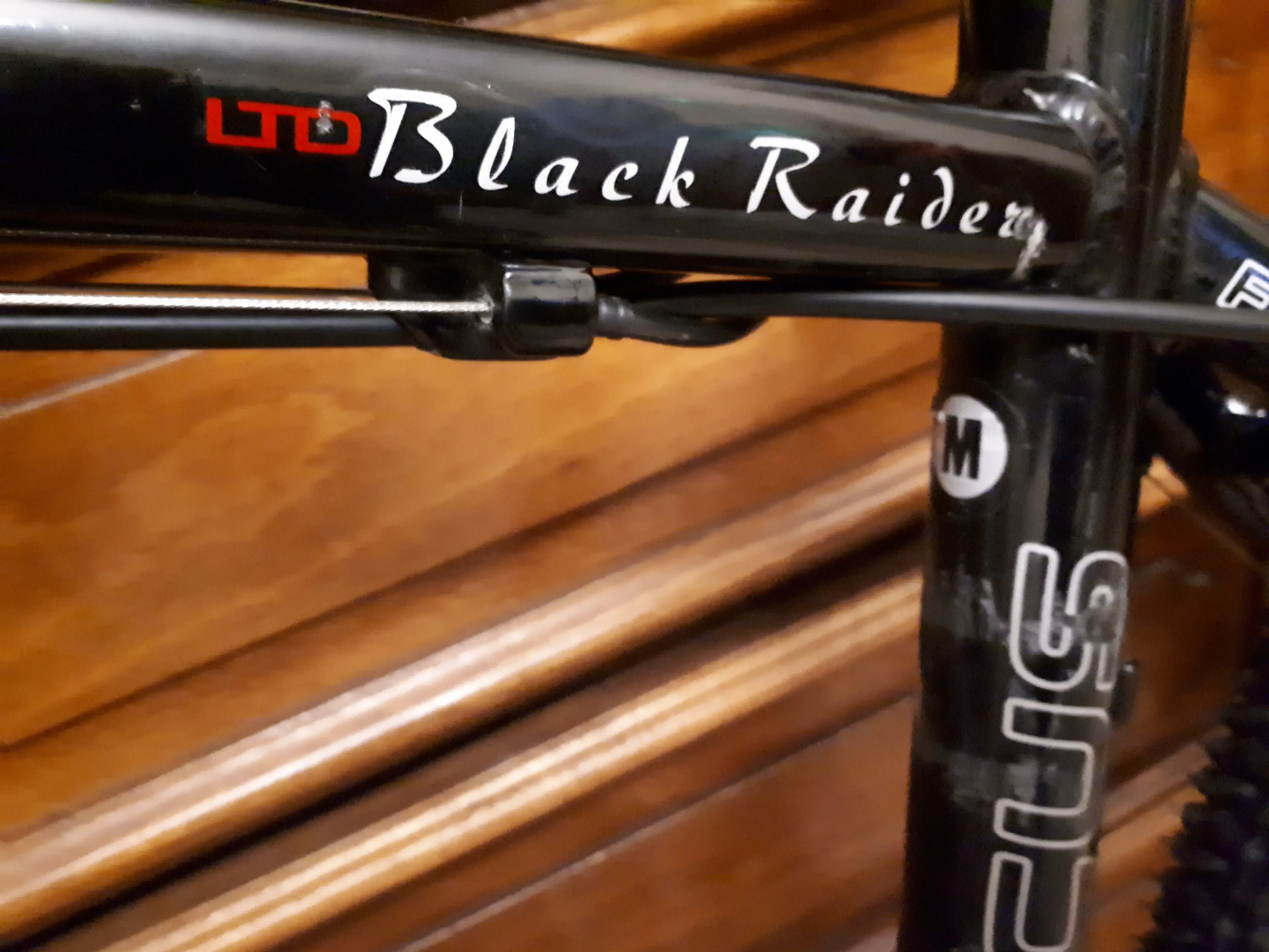 1. Bicicleta Focus LTD Black Raider 26 zoll Full Suspension Design in USA
