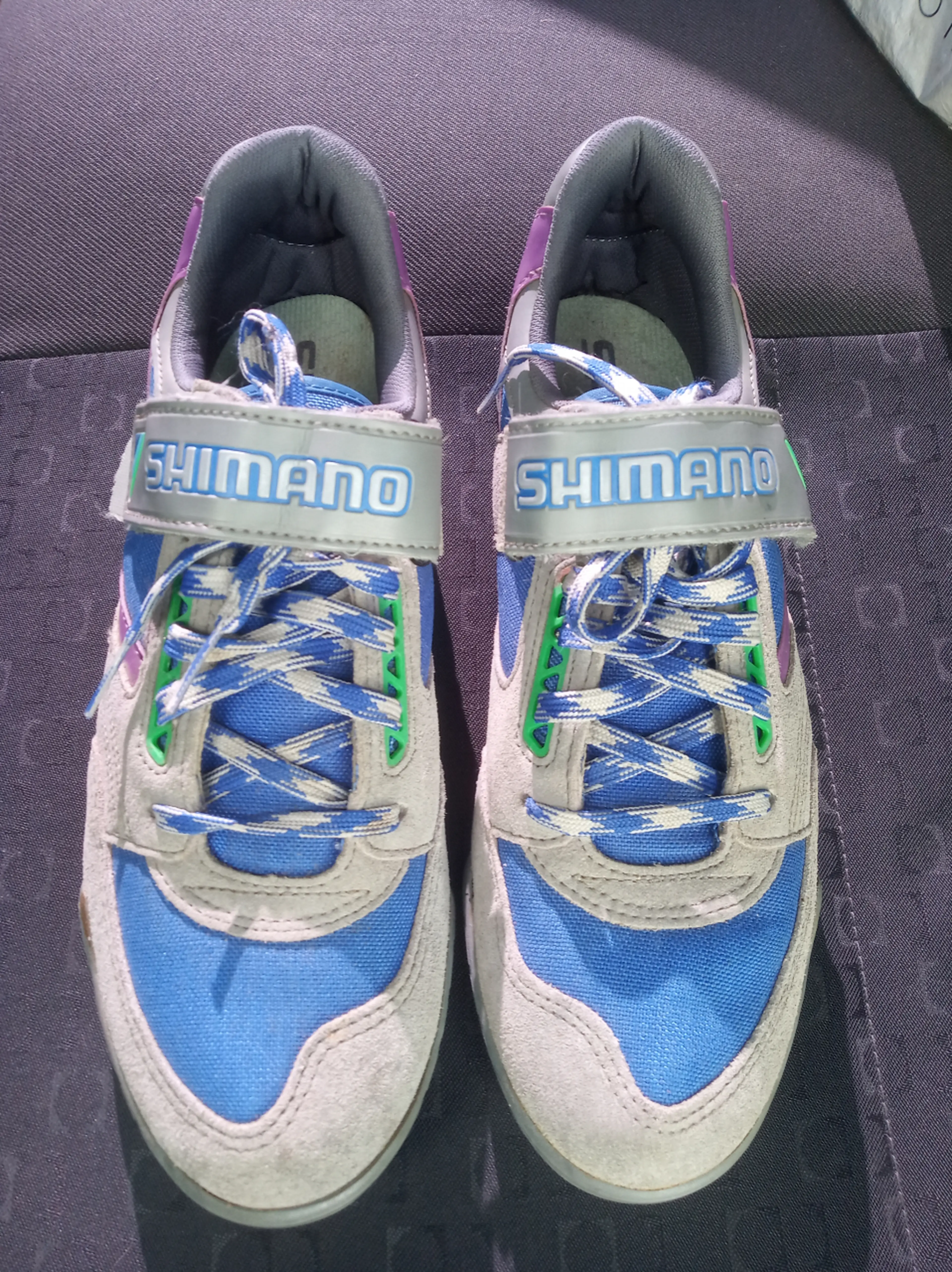 1. Shimano pantofi MTB cu plăcuțe SPD Shimano