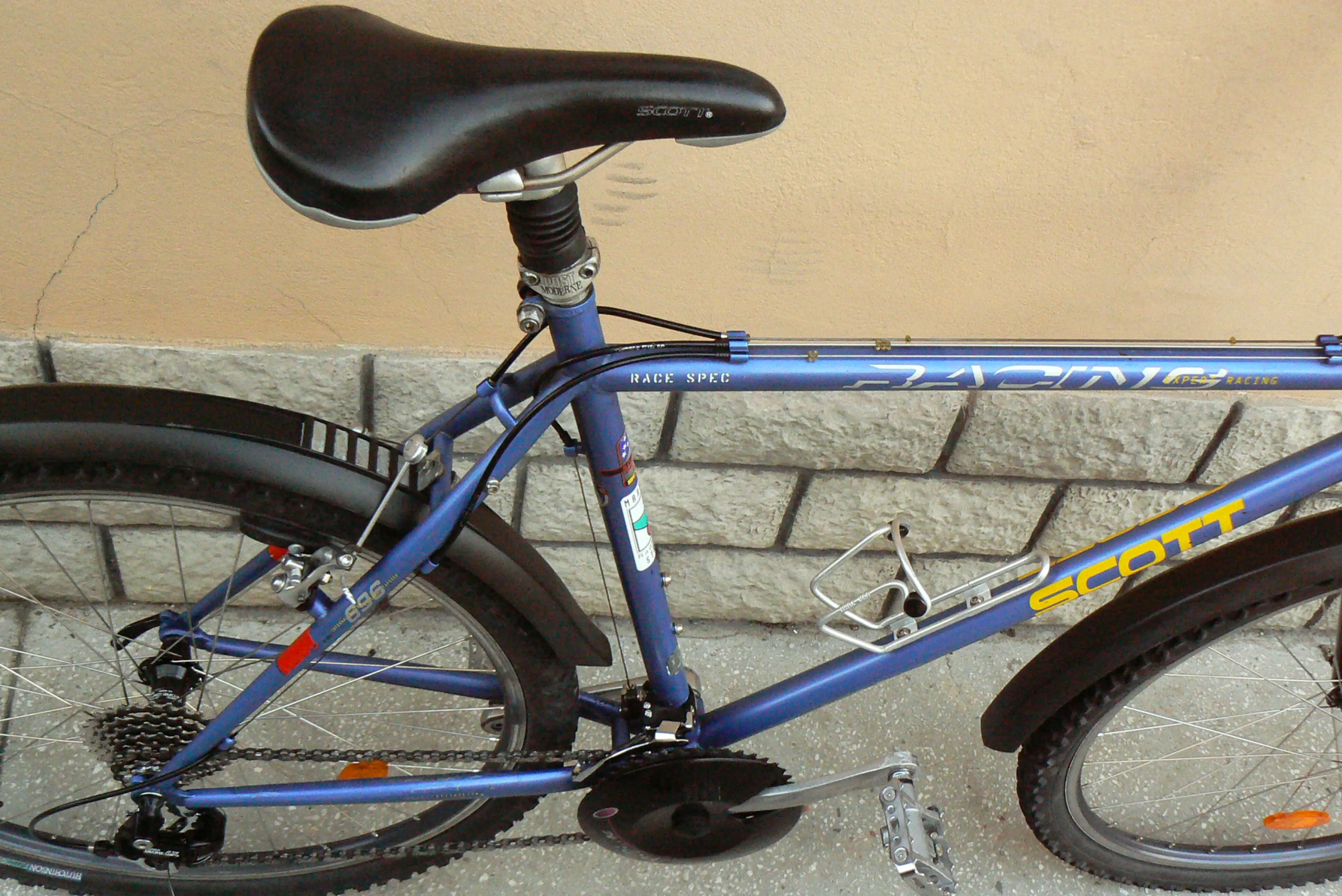 3. Bicicleta mountain bike Scott