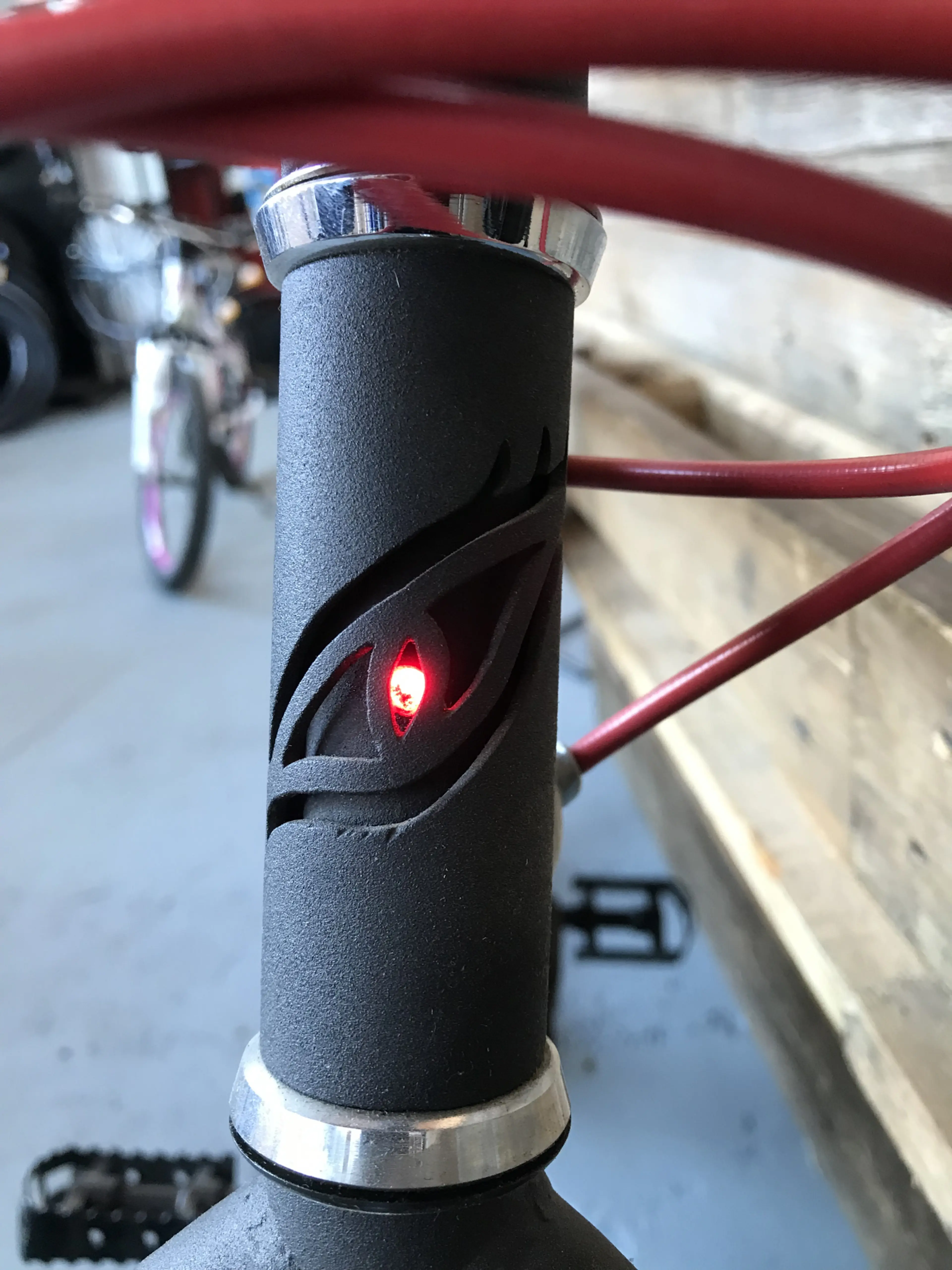 Image Bicicleta custom Seth's red demon