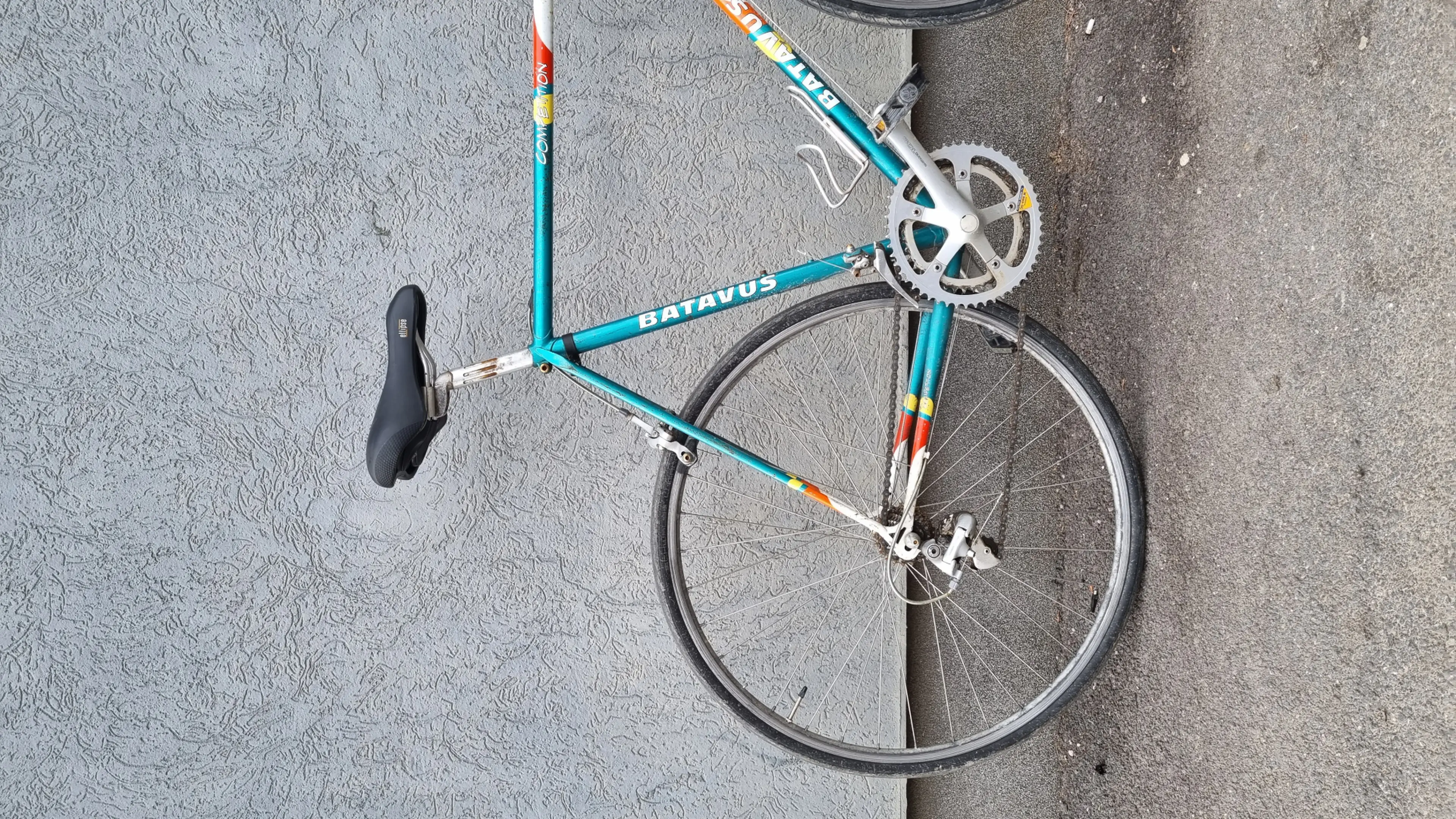 4. Bicicleta sosea cursiera Batavus