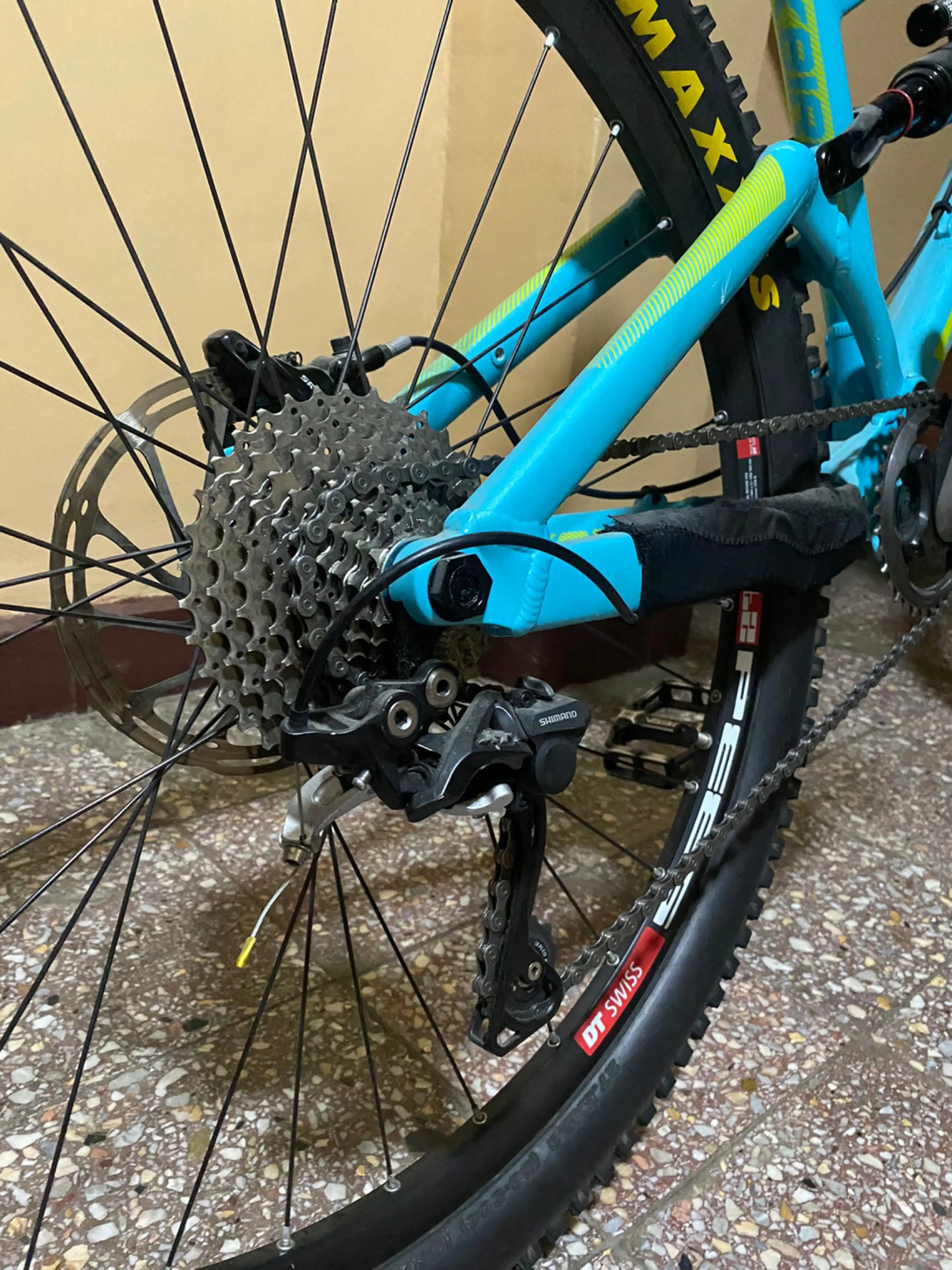 5. Bicicleta Enduro Dartmoor Blackbird 27.5 2018 LARGE