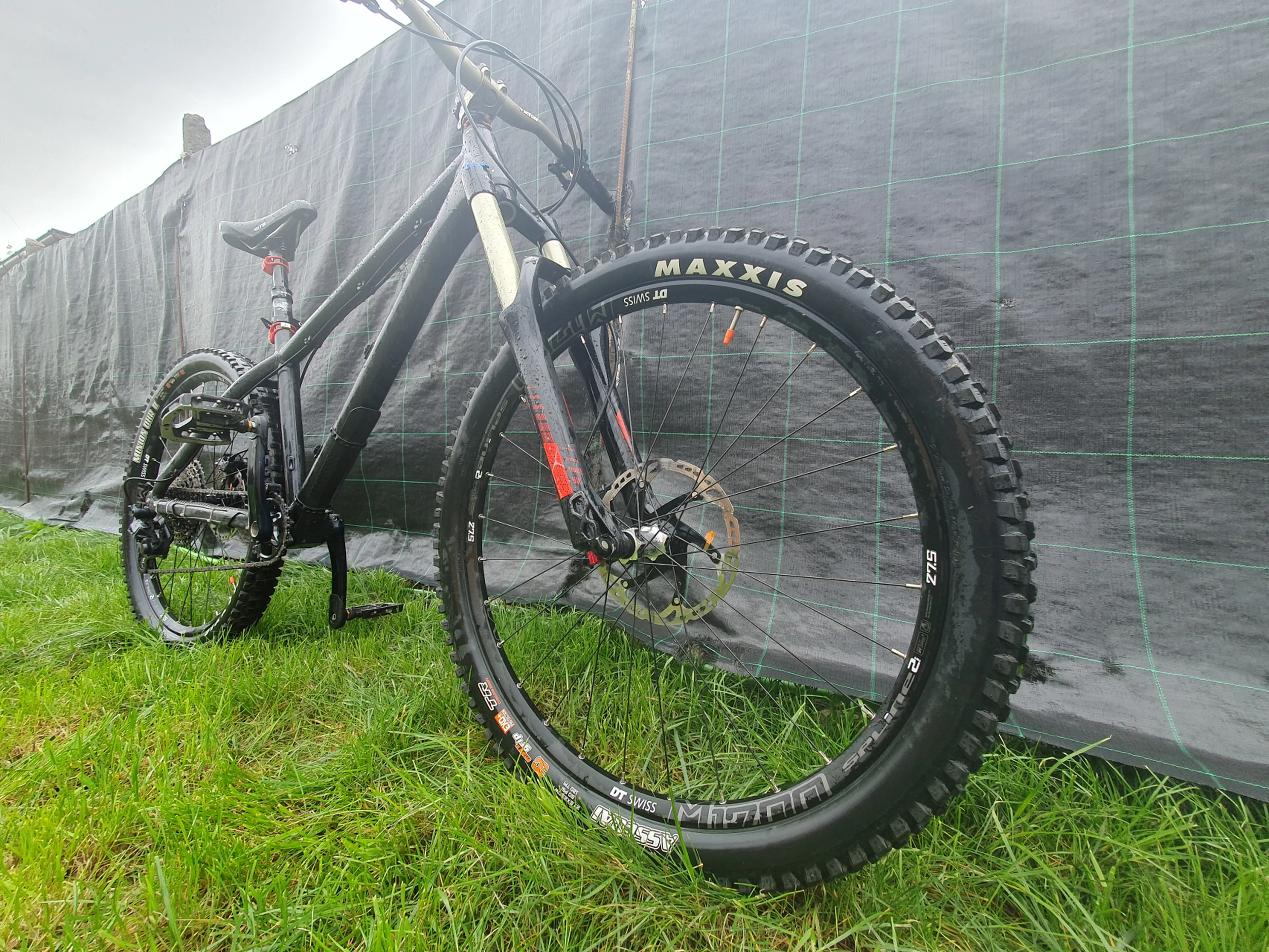 4. Bicicleta Hardtail Darmoor Hornet Custom