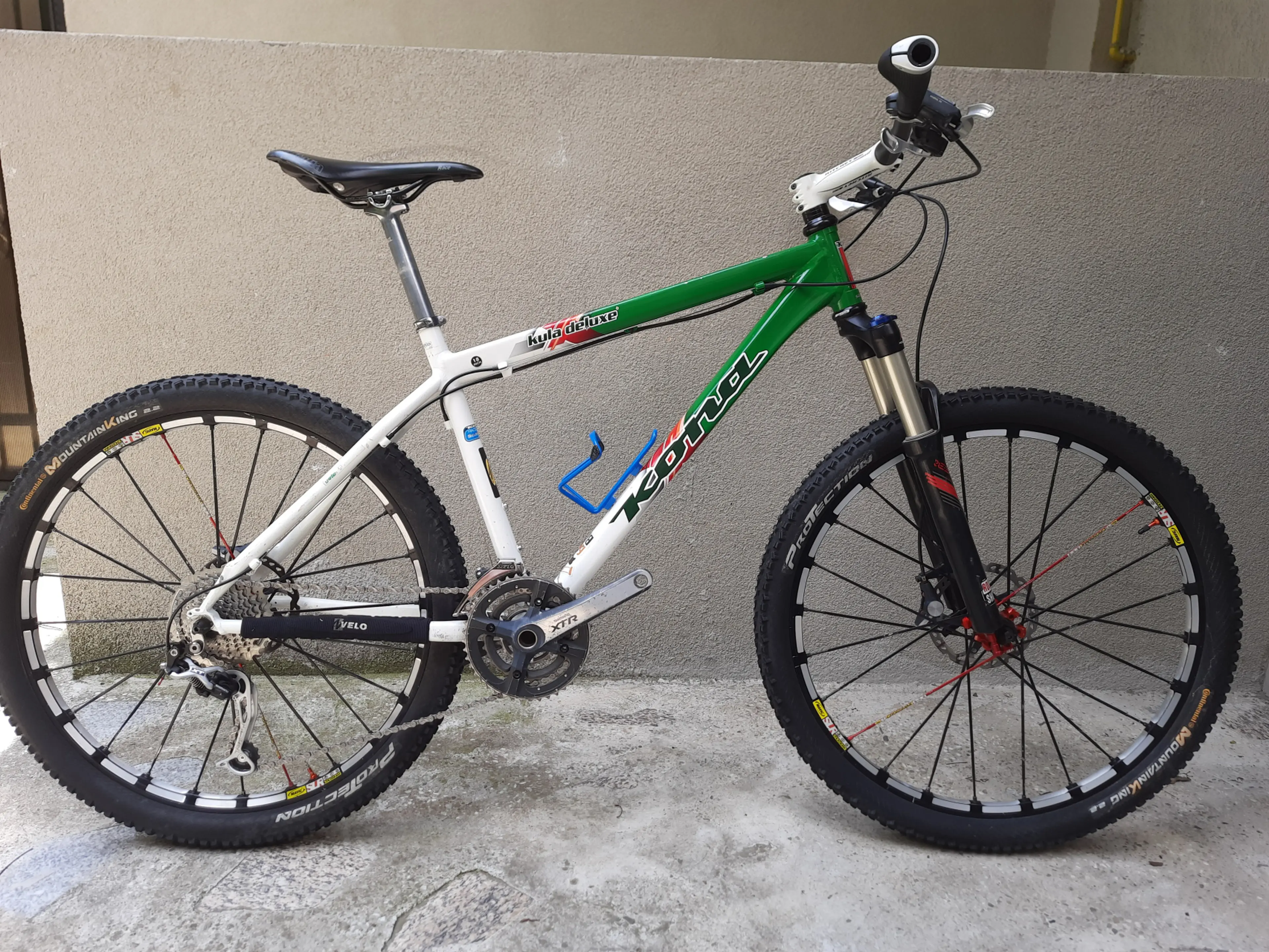 1. Bicicleta Kona / full XTR / 10 kg