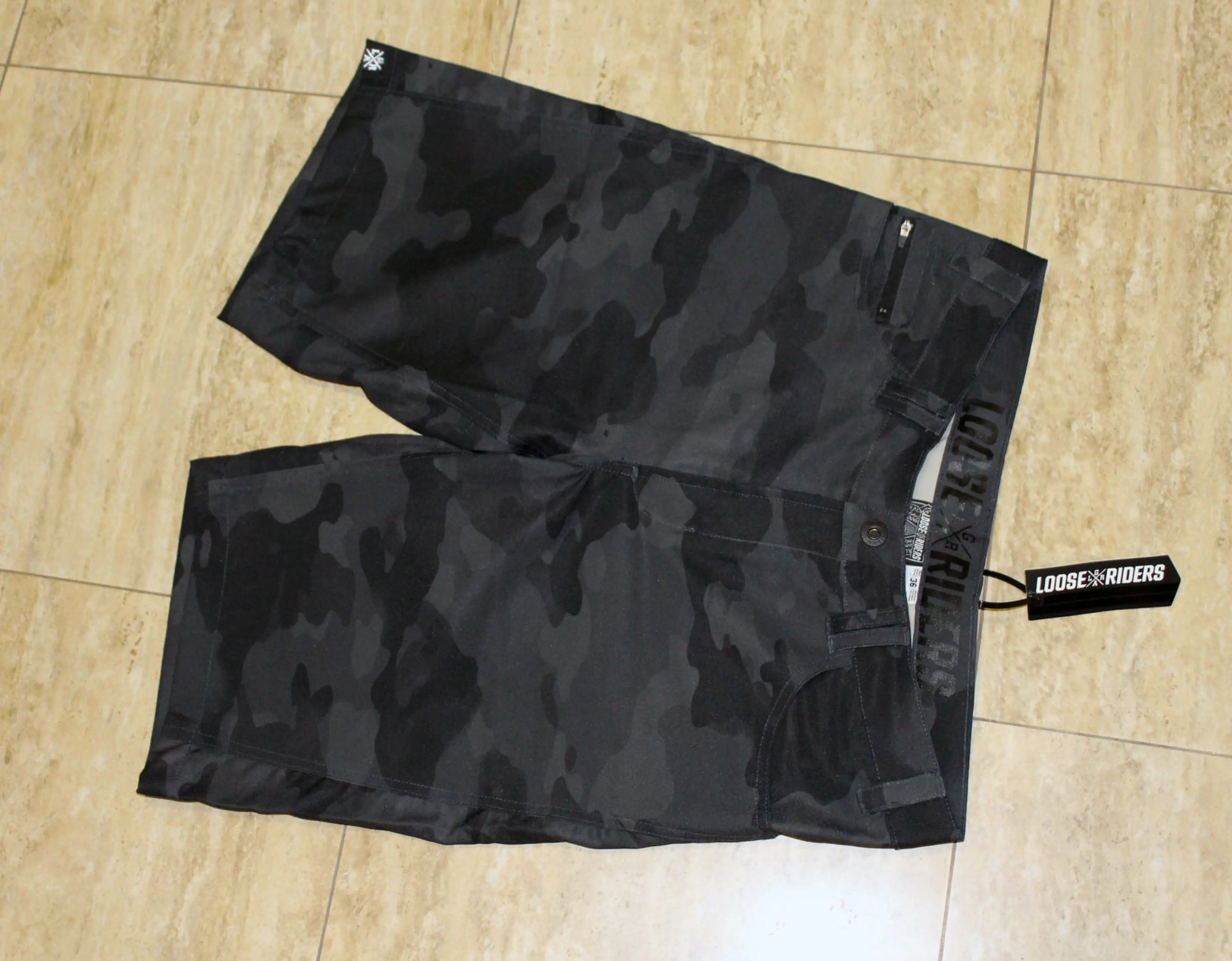 Image Loose Riders Session Technical short camo-36(in realitate marime 34)