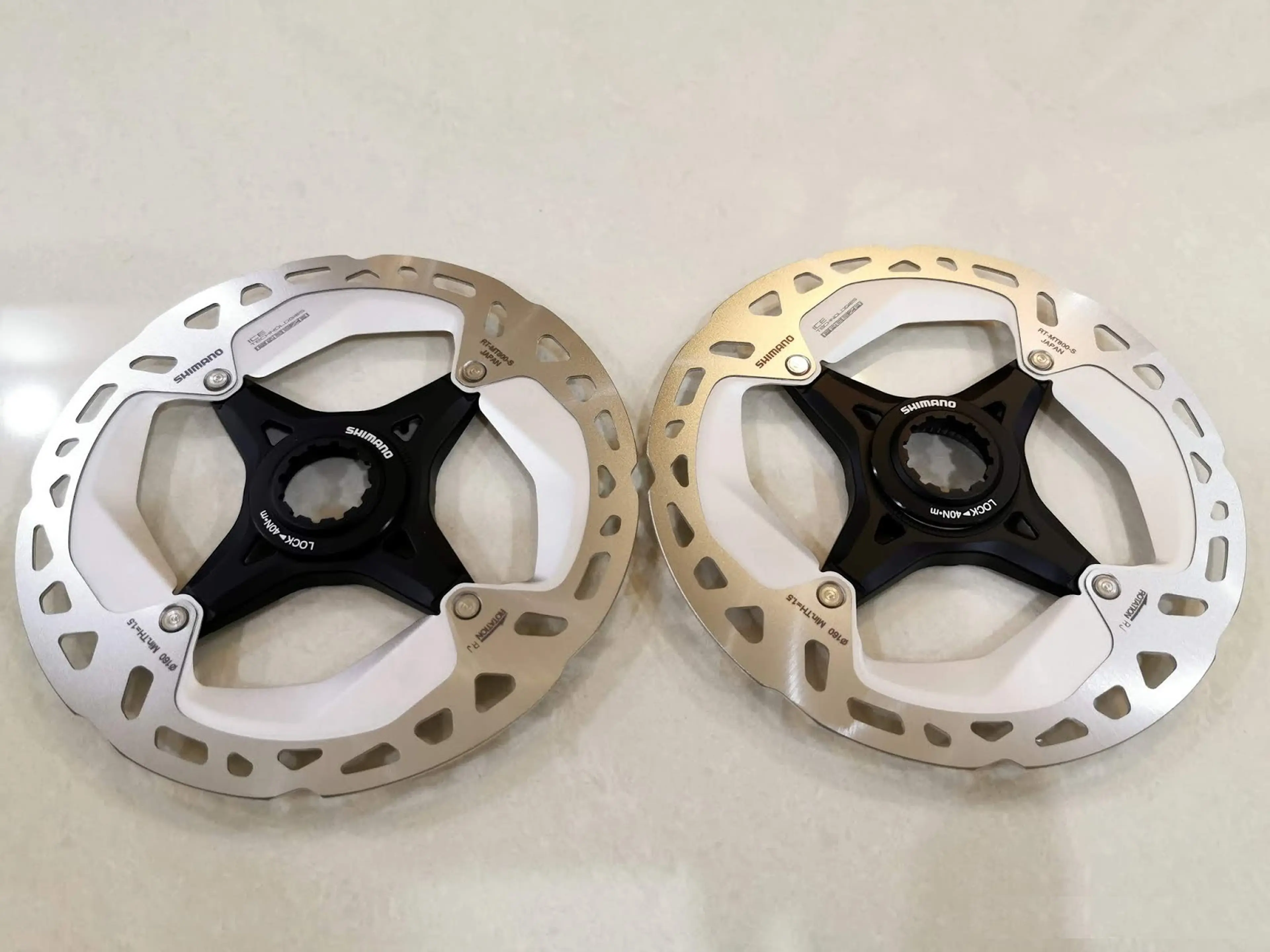 Image 2x  Disc Brake Shimano  Center Lock Rotor 140mm / 160mm, ultegra, XT