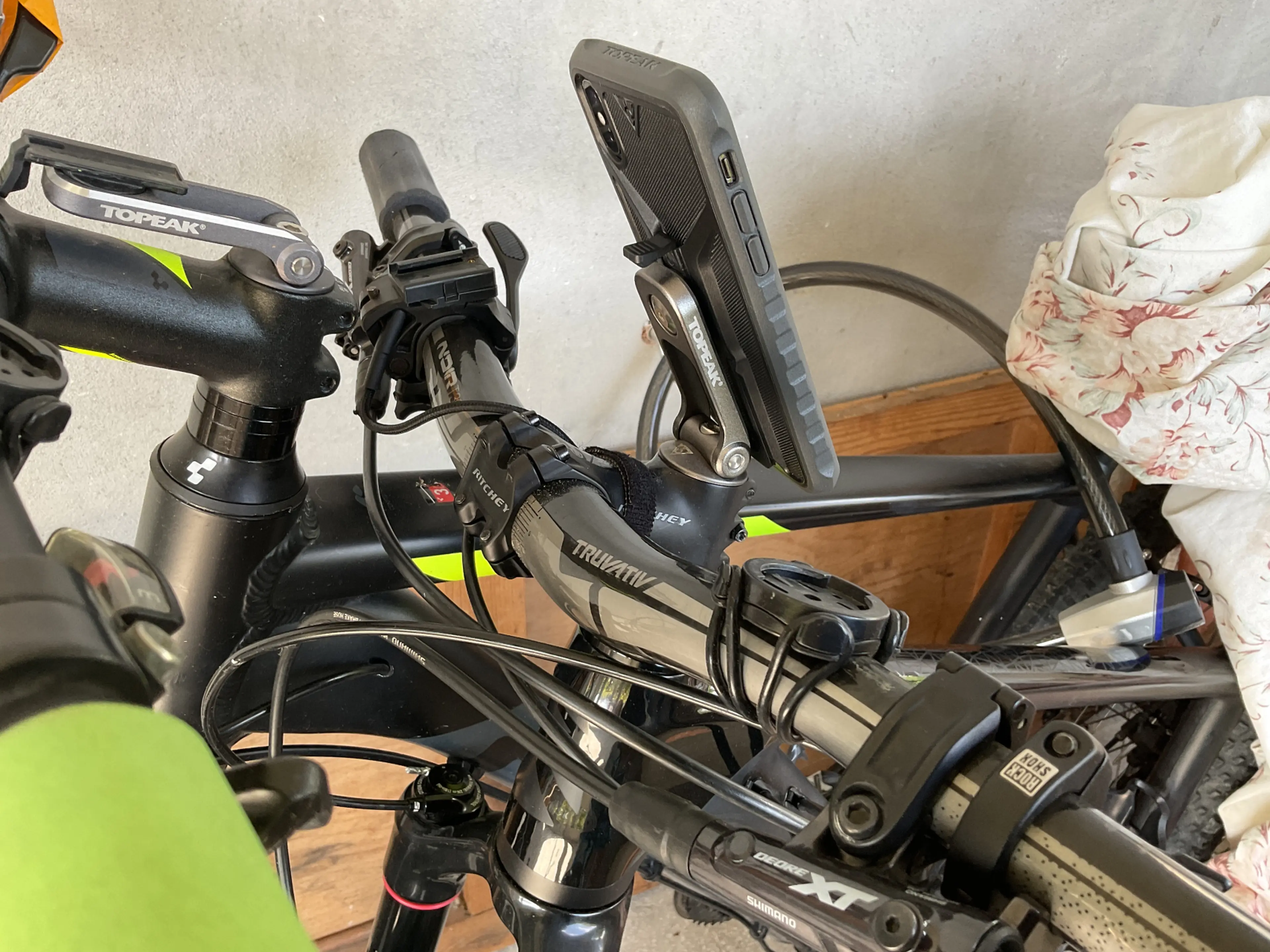 3. Suport telefon bicicleta, moto iPhone12 ProMaxsi6;6S;7;8;SE(2ndGen)