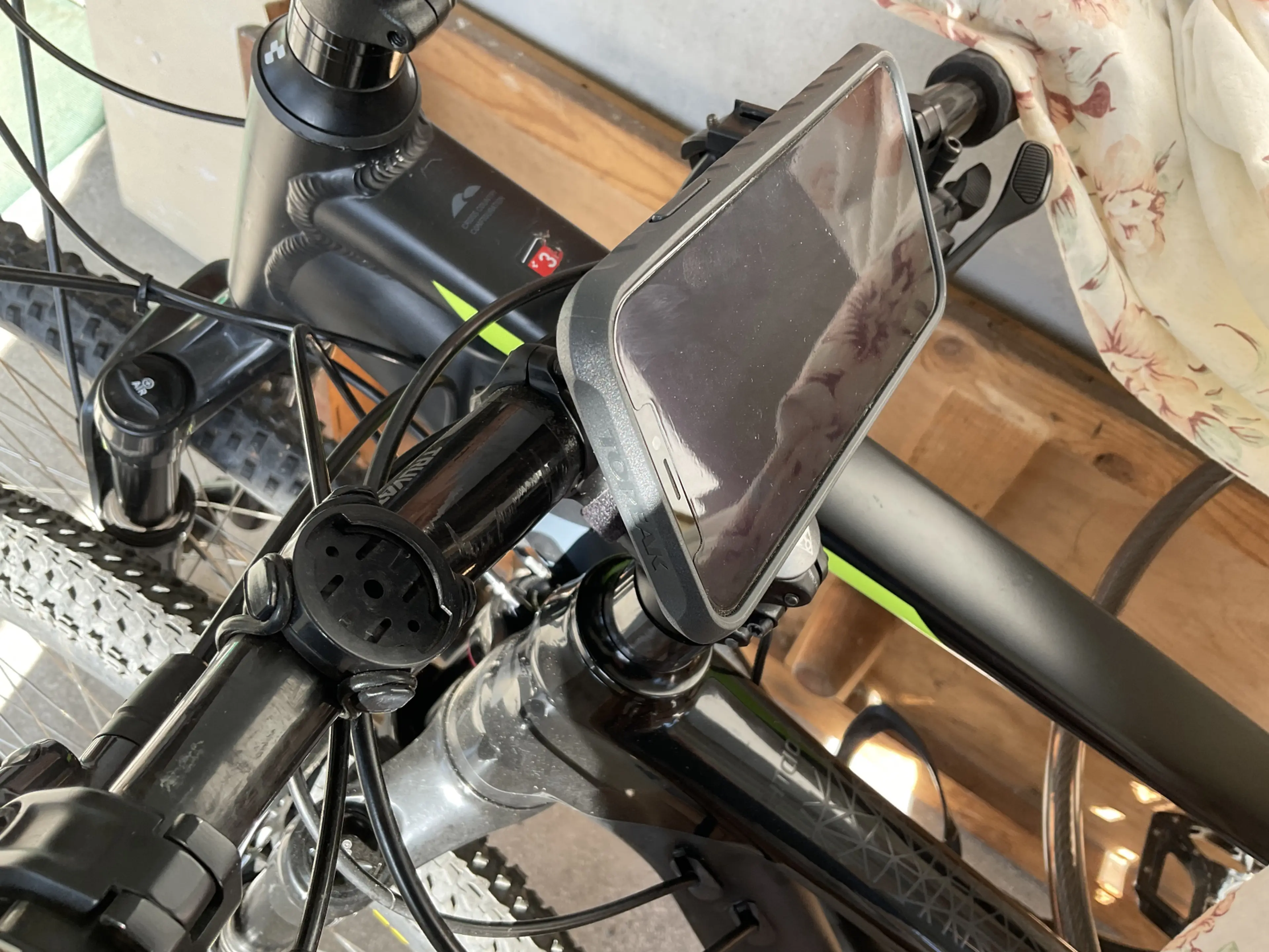 4. Suport telefon bicicleta, moto iPhone12 ProMaxsi6;6S;7;8;SE(2ndGen)
