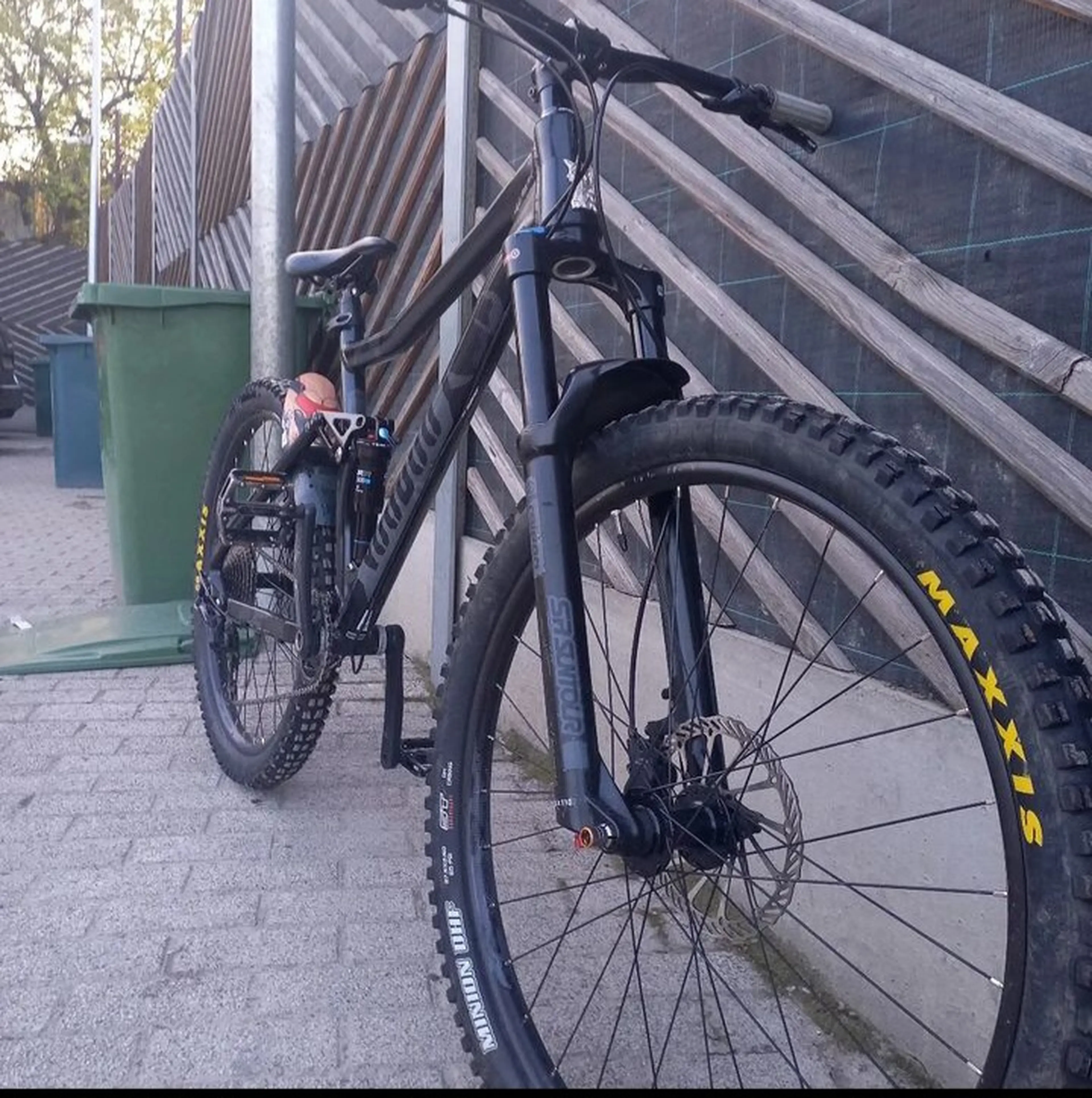 3. Vând bicicleta full suspension voodoo canzo 2019