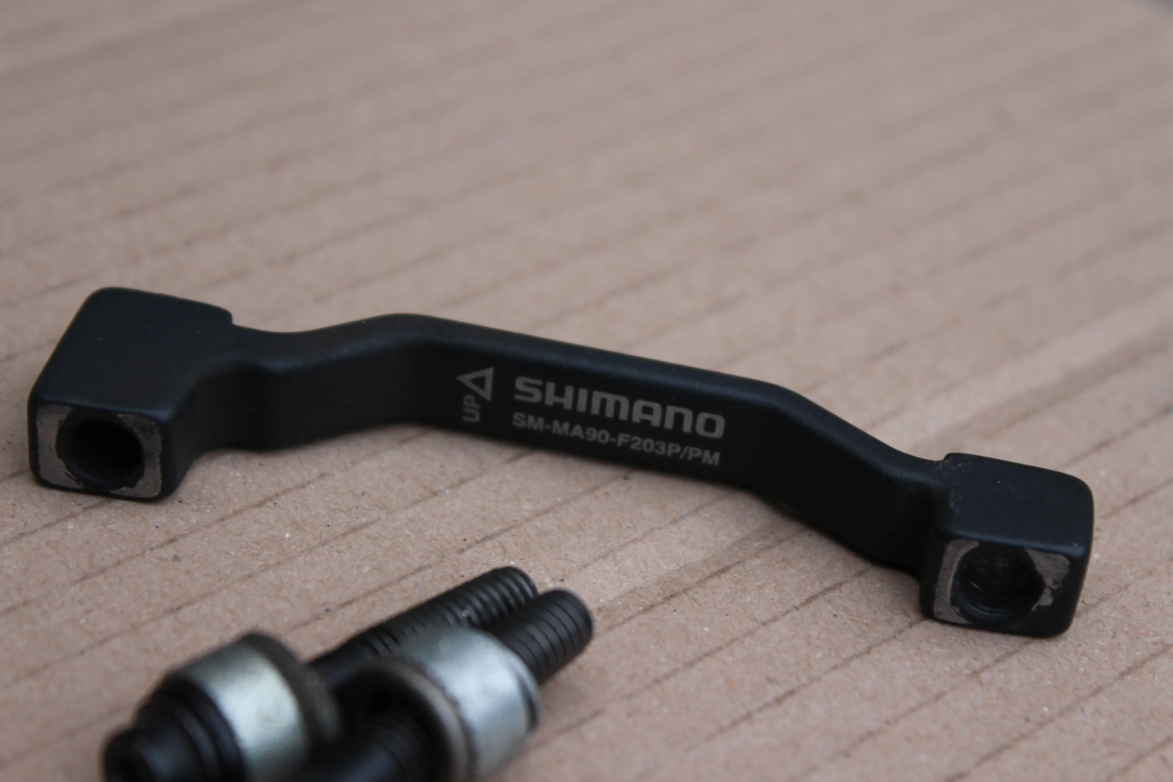 2. Shimano SM-MA90-F203P/PM Adaptor fata de la 180mm la 203mm