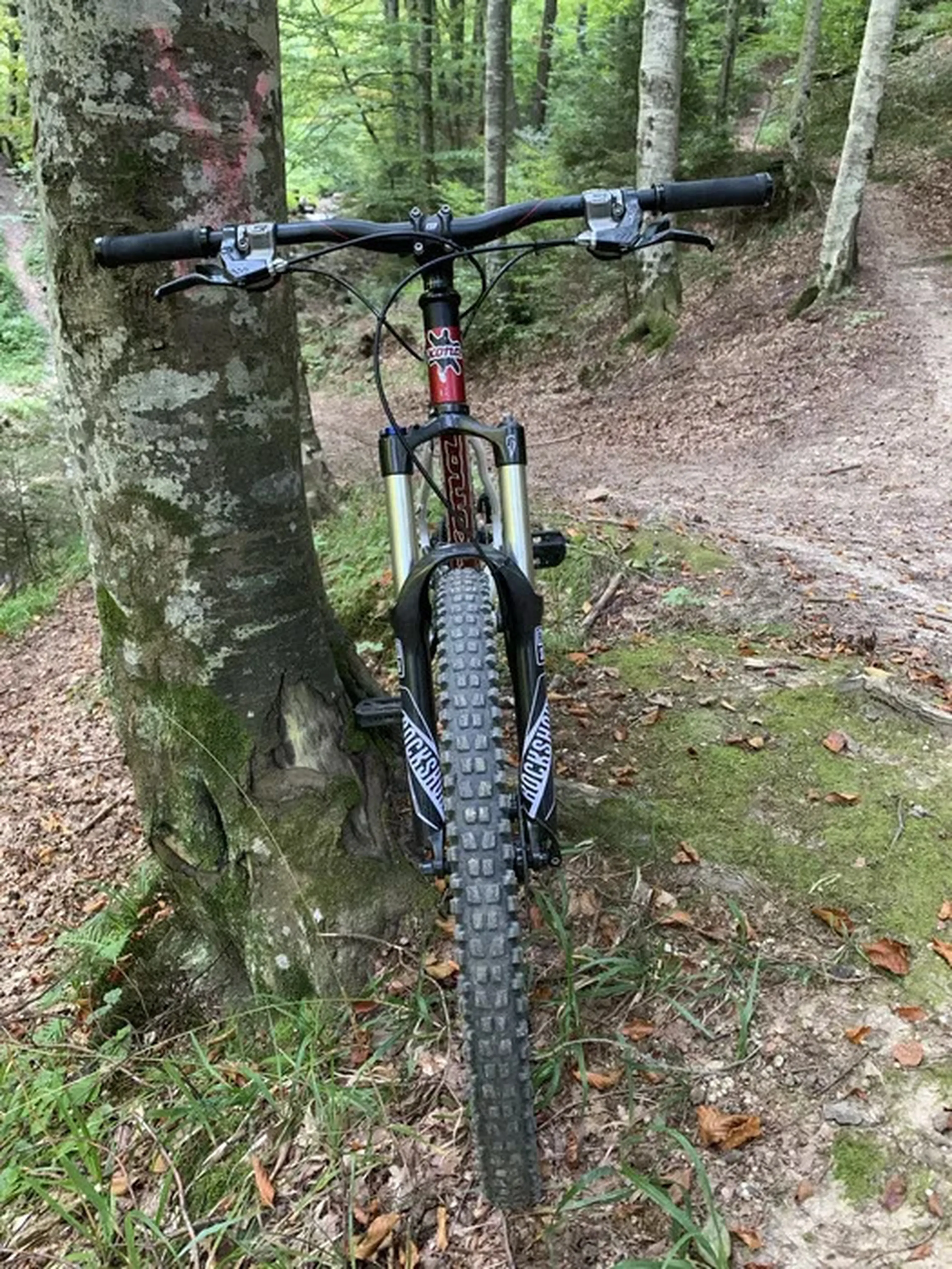 4. Bicicleta Kona Kula L - Mtb Trail 140 mm