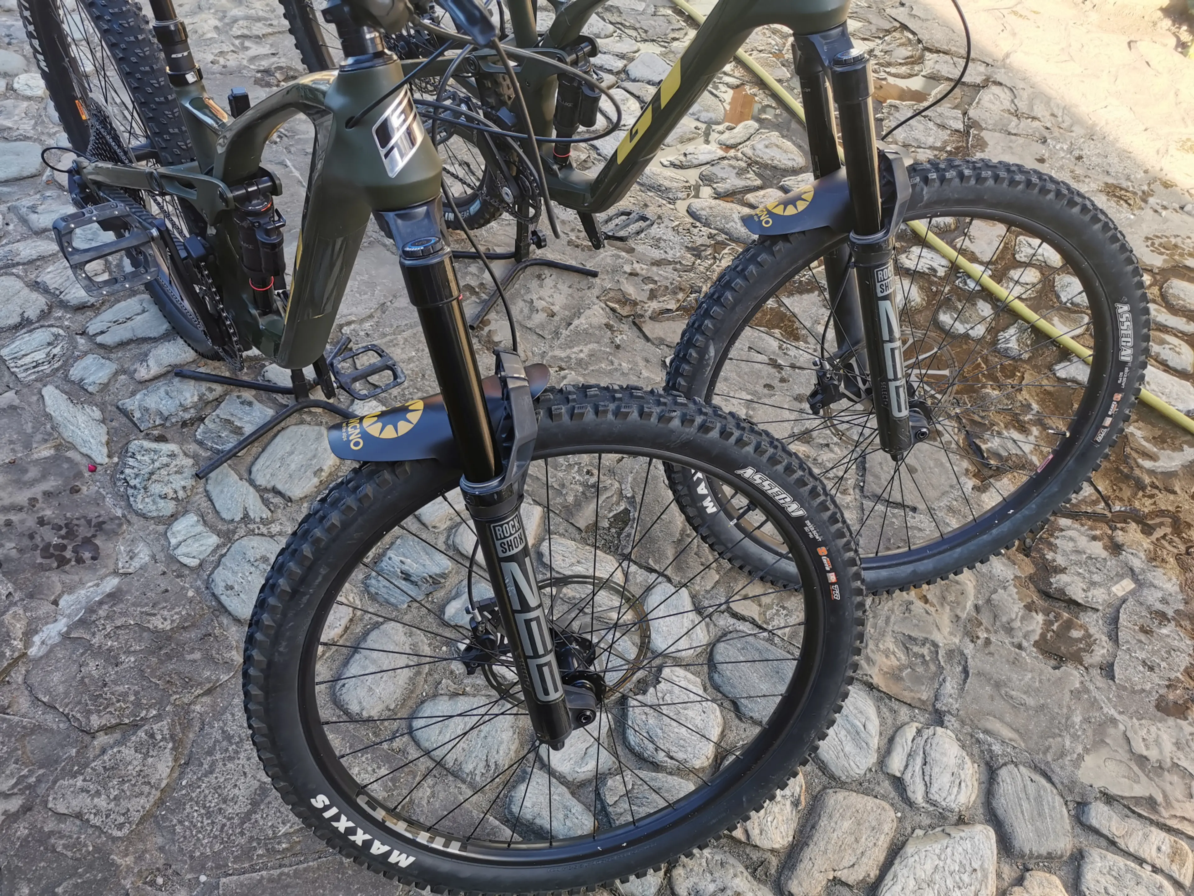 Image Bicicleta full suspension GT Force Carbon Pro