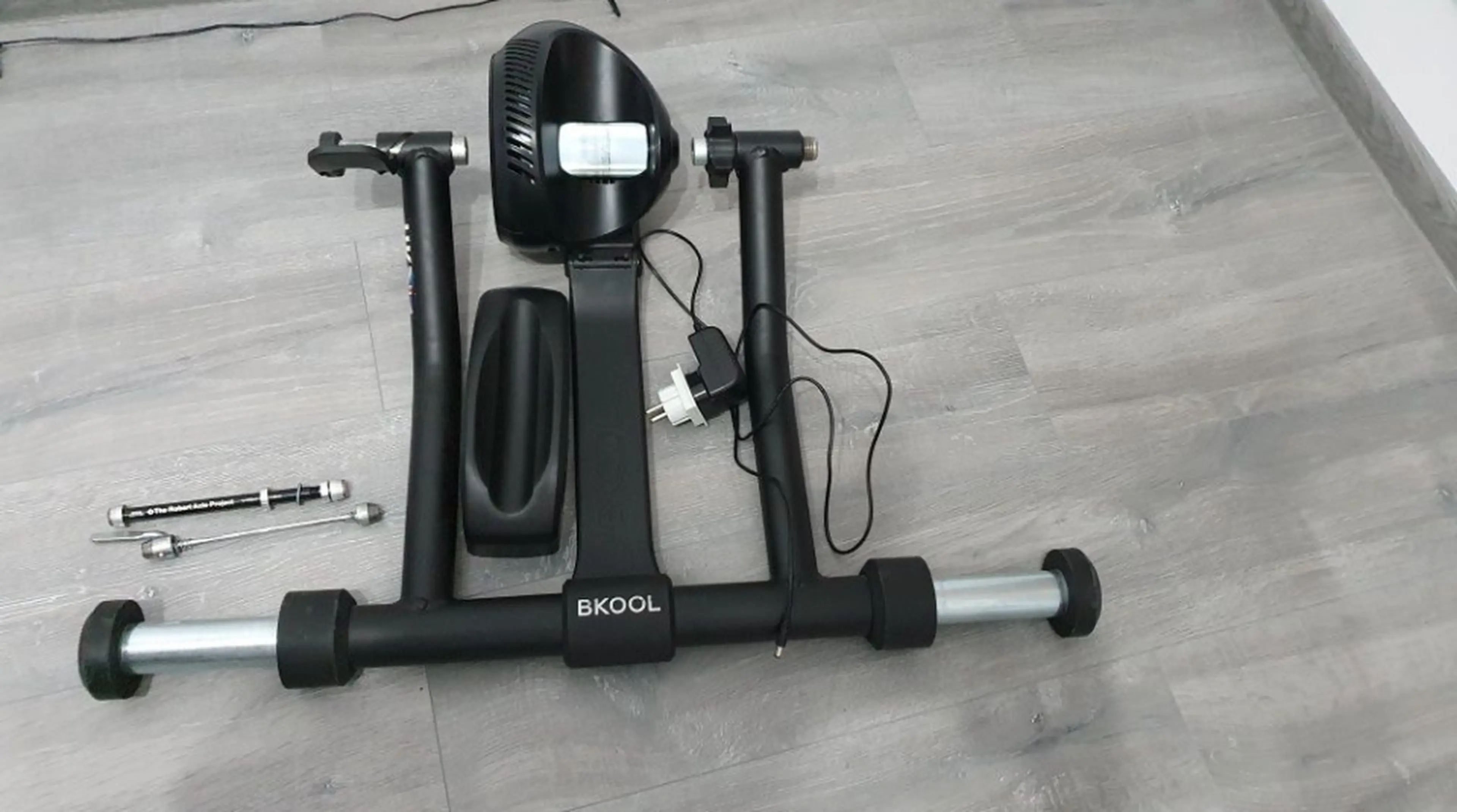 1. Hometrainer Bkool Smart Pro