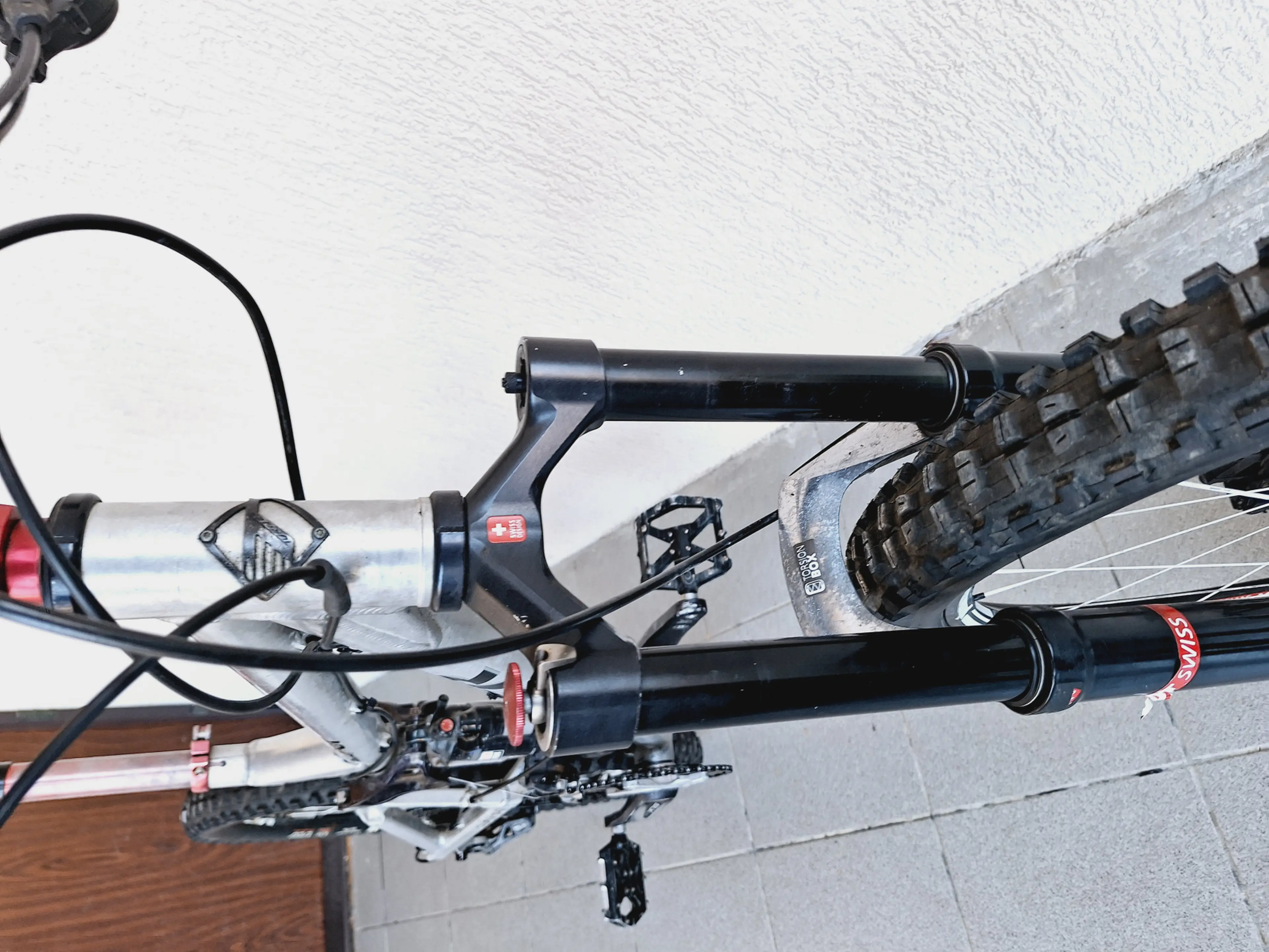 4. Bicicleta MTB full suspension Turner 5SPOT
