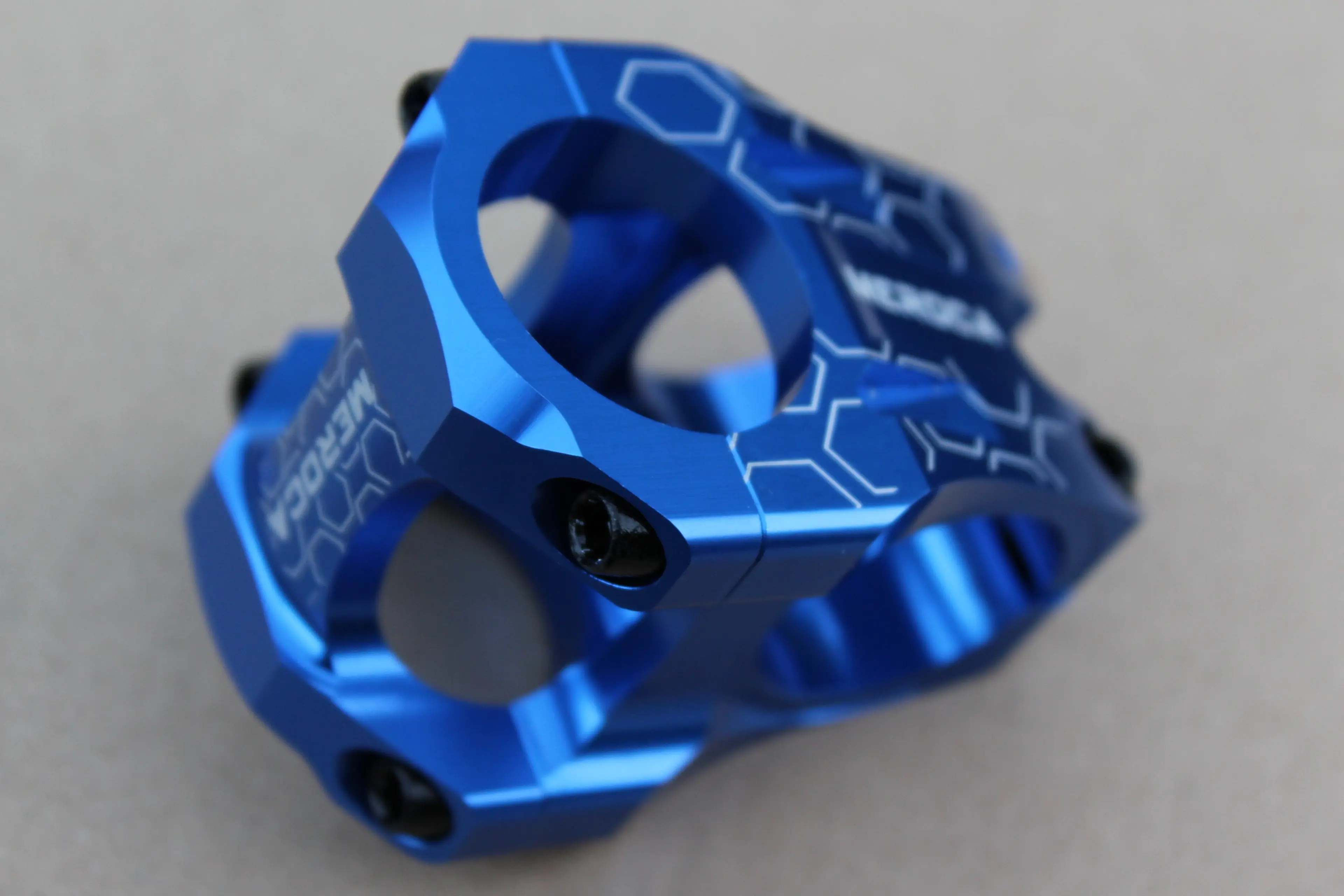 4. Meroca SuperLight CNC 31.8' - 35mm albastru