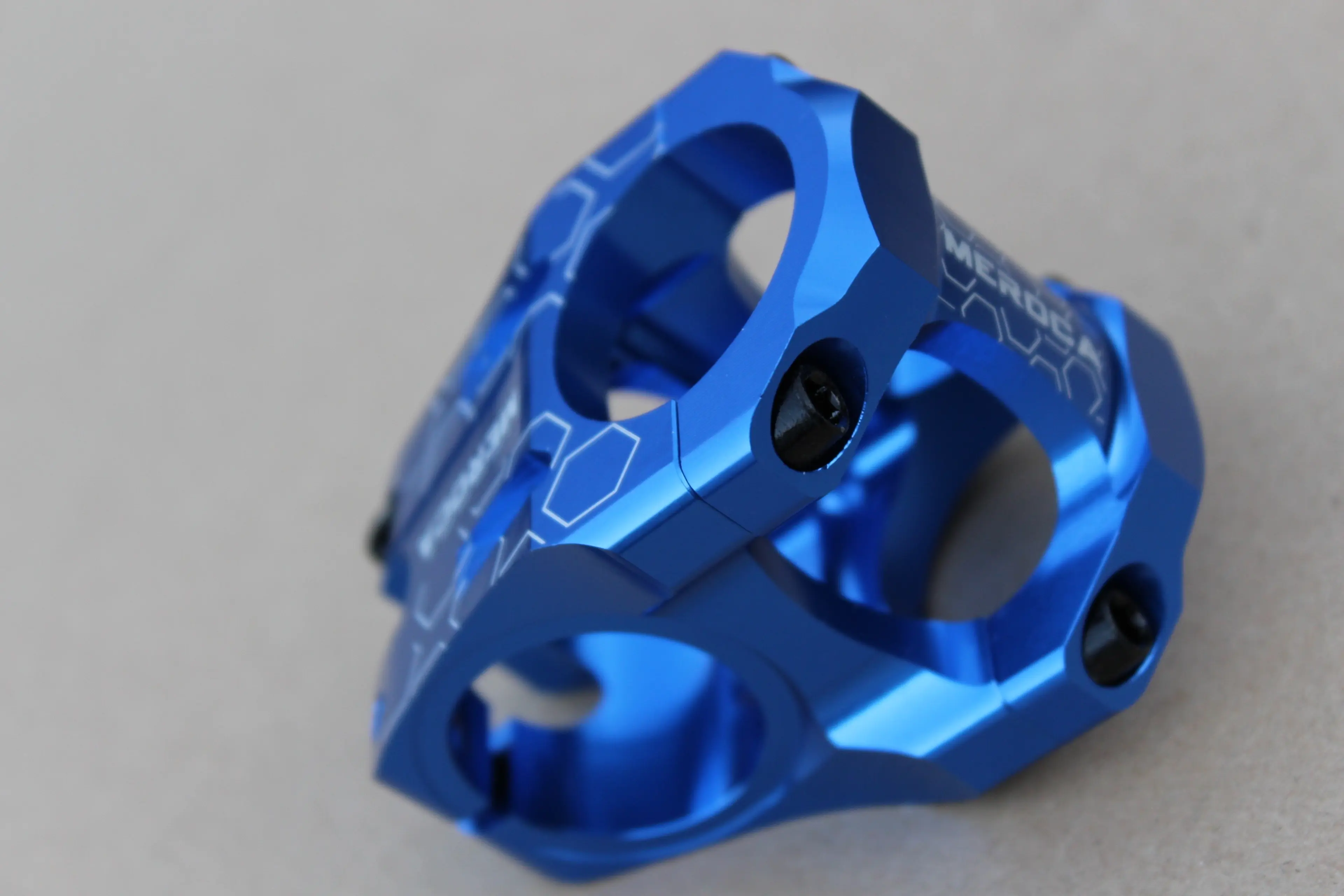 5. Meroca SuperLight CNC 31.8' - 35mm albastru