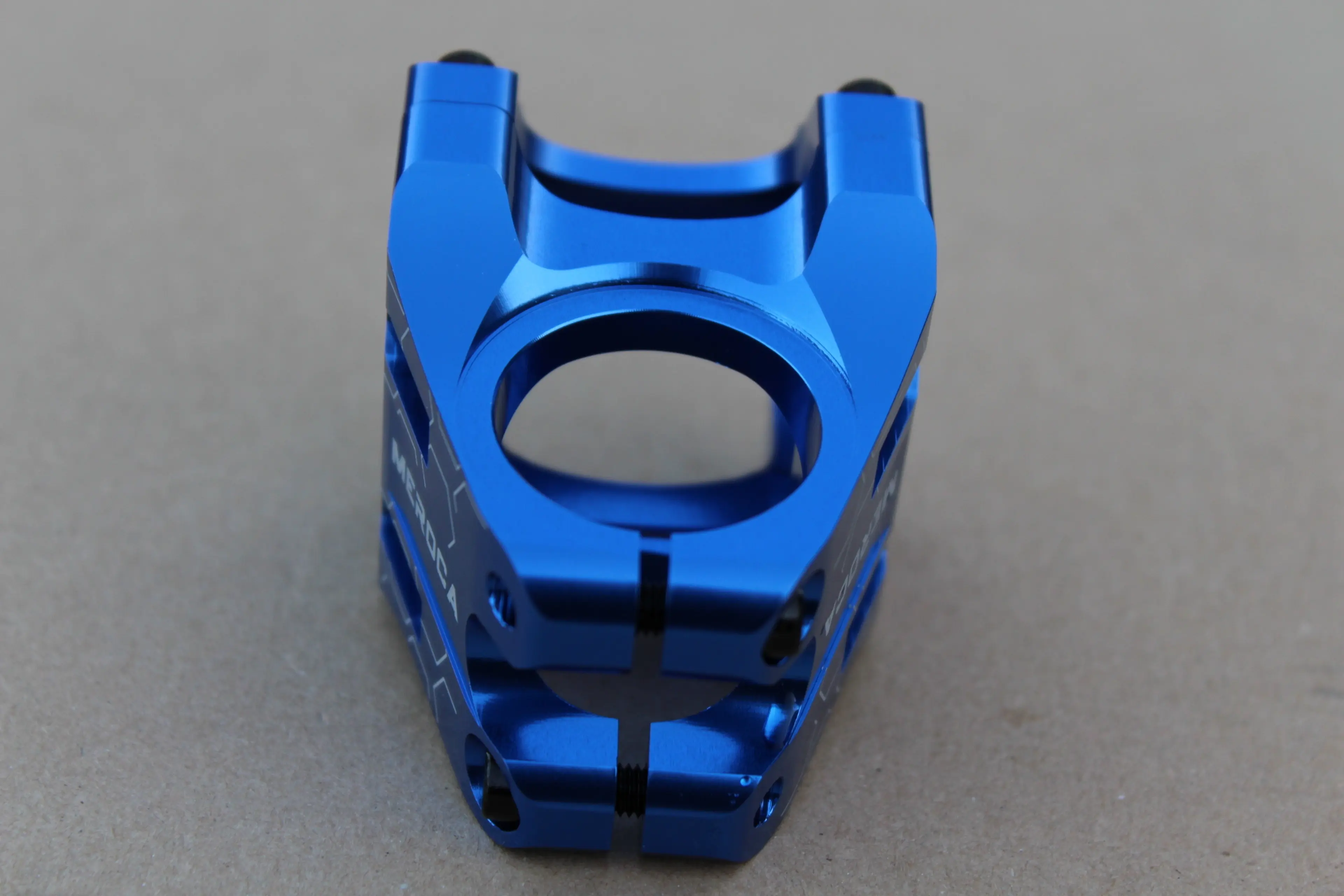 6. Meroca SuperLight CNC 31.8' - 35mm albastru