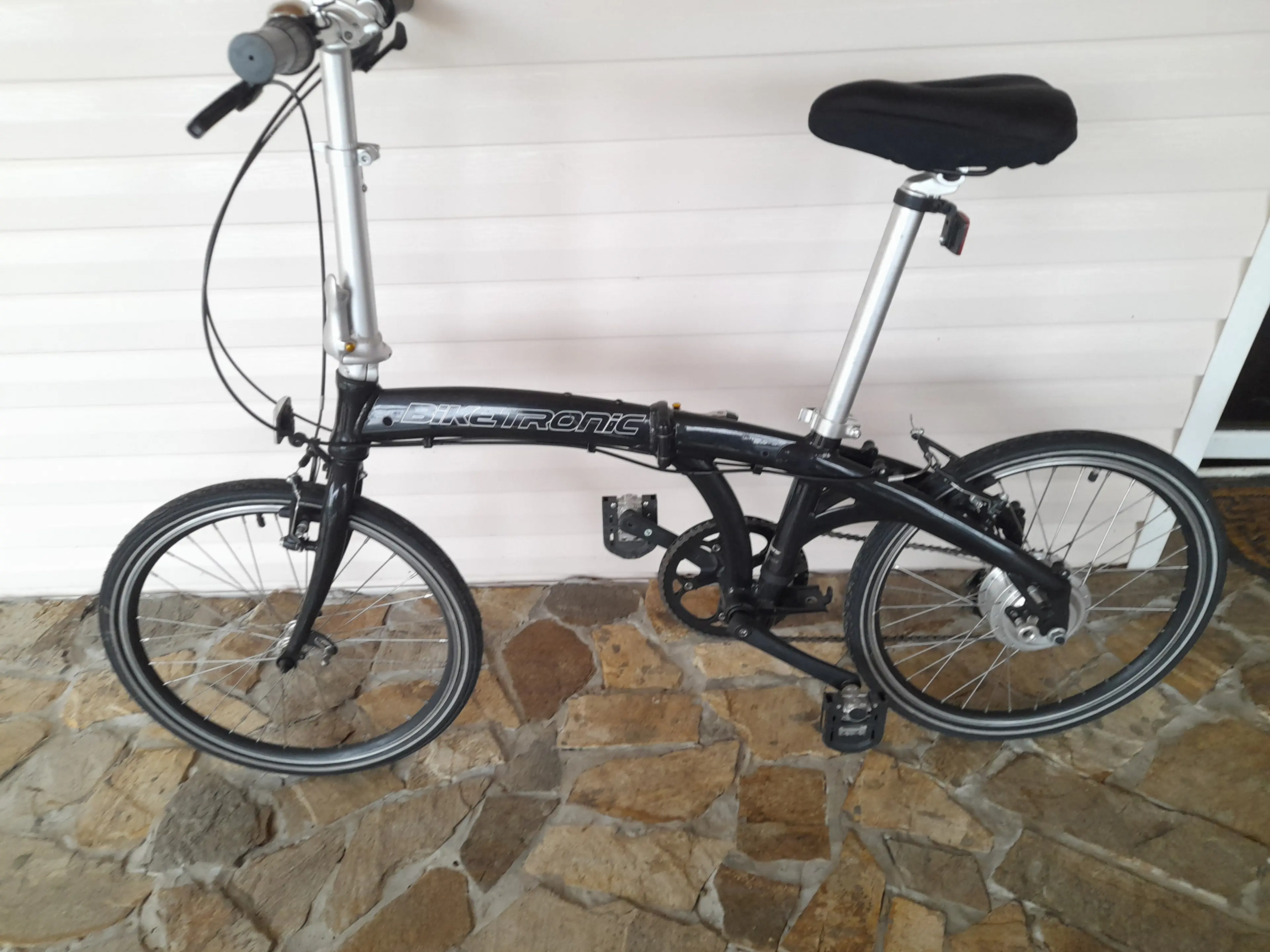 2. Vând bicicleta pliabila Bike Tronic 850 lei