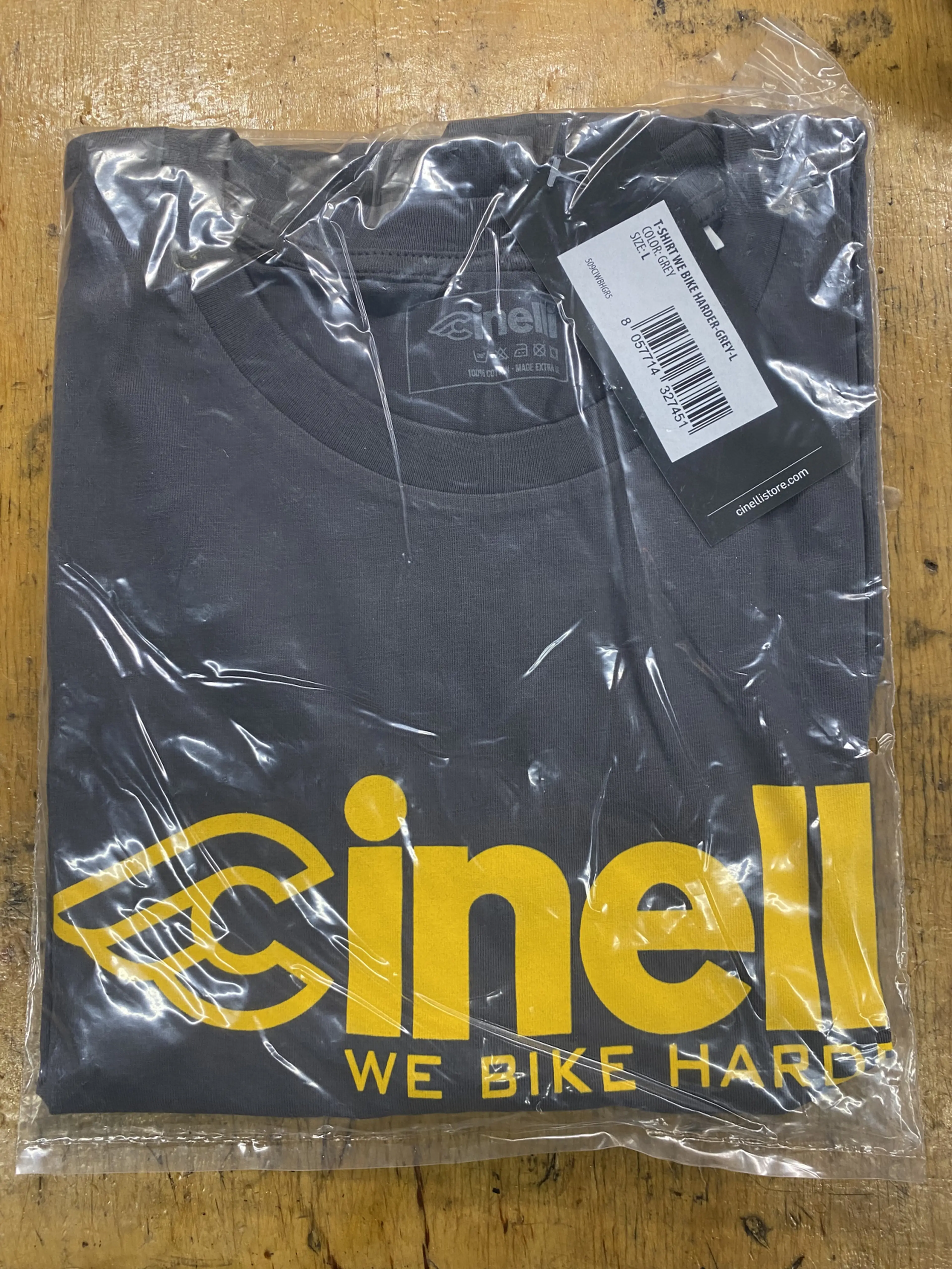 Image Tricou Cinelli "we bike harder"