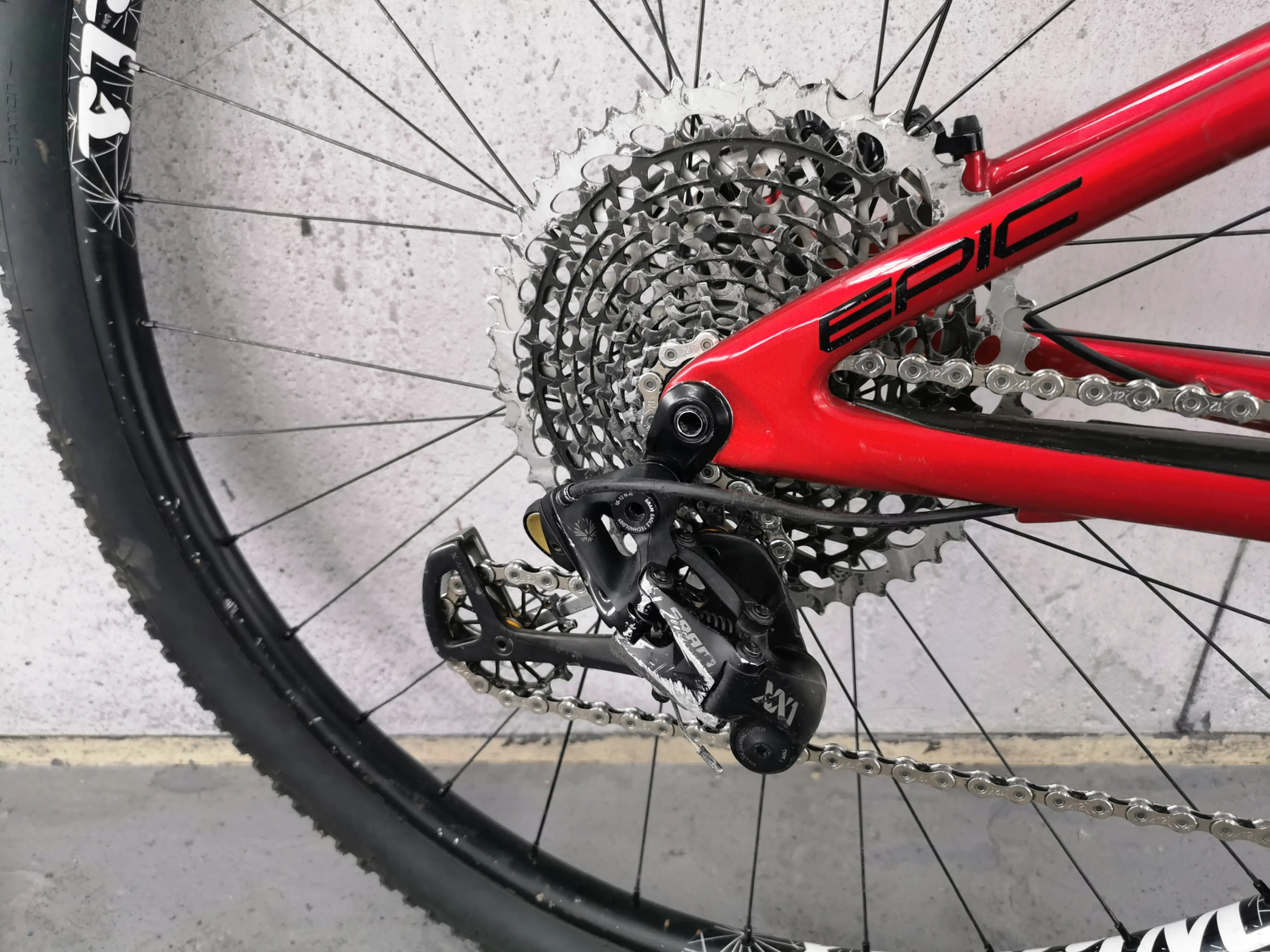 9. Specialized Epic Expert 2018