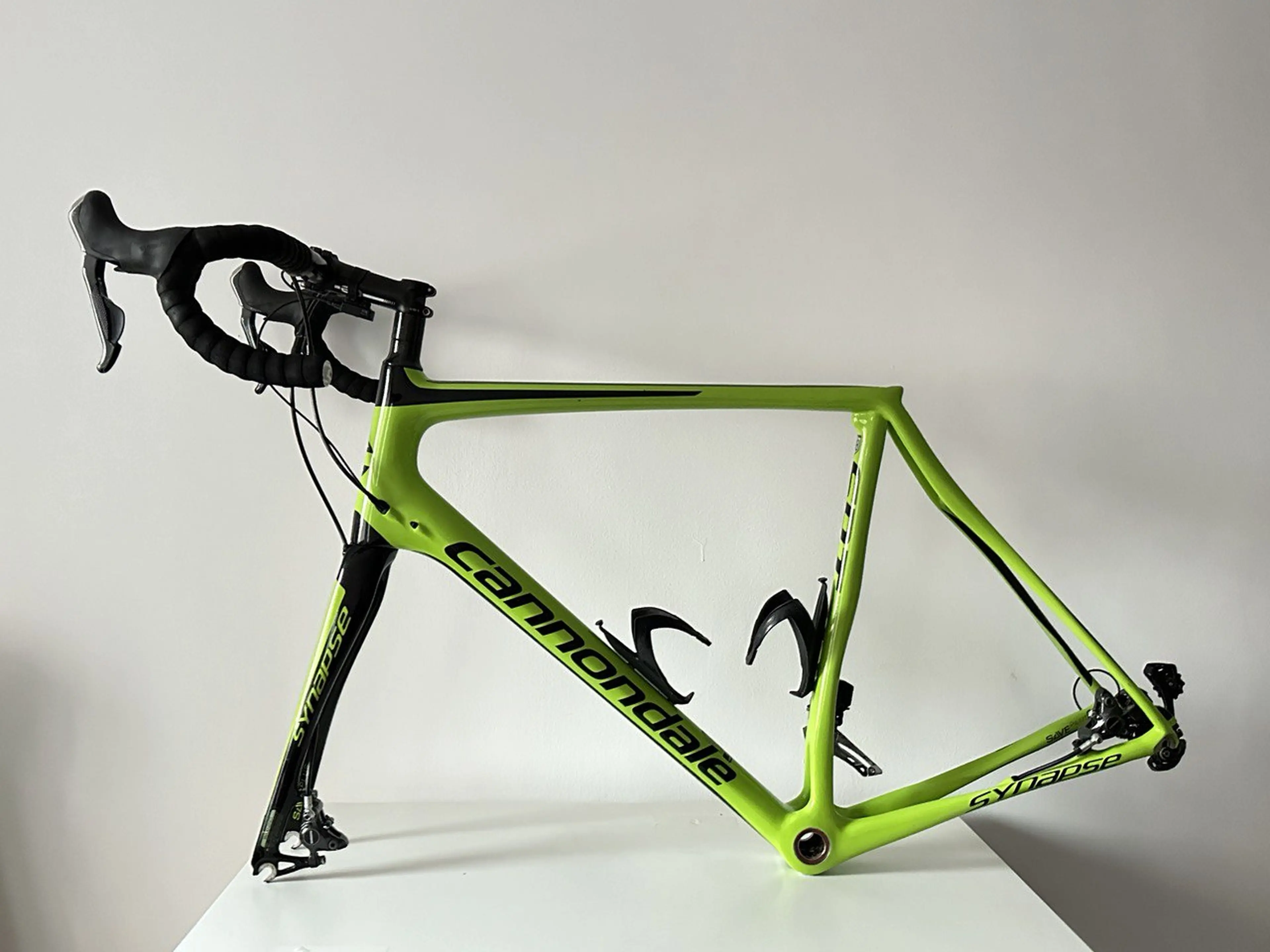 1. Cannondale Synapse Disc + Ultregra Di2 groupset