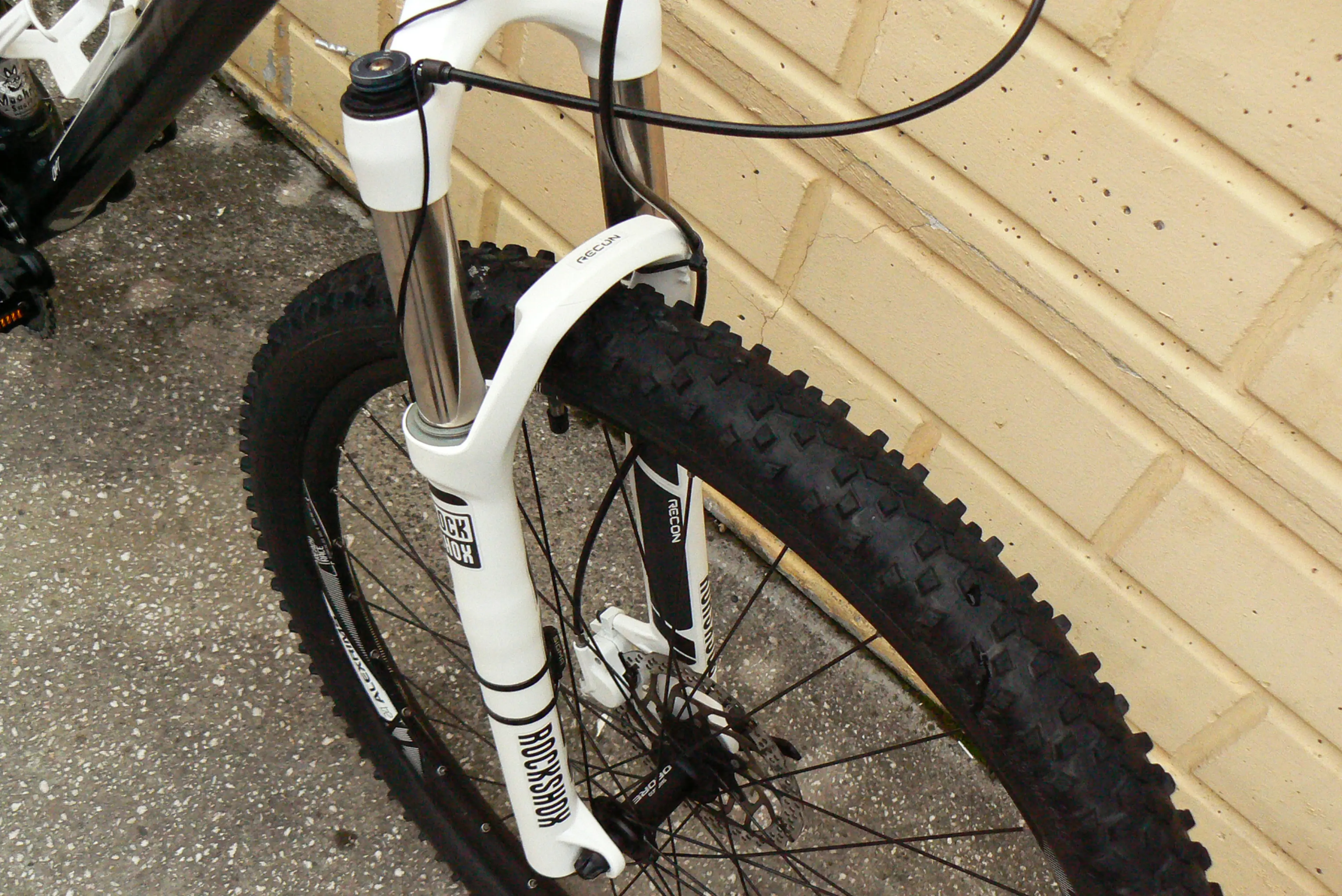 2. Bicicleta mountain bike Cube