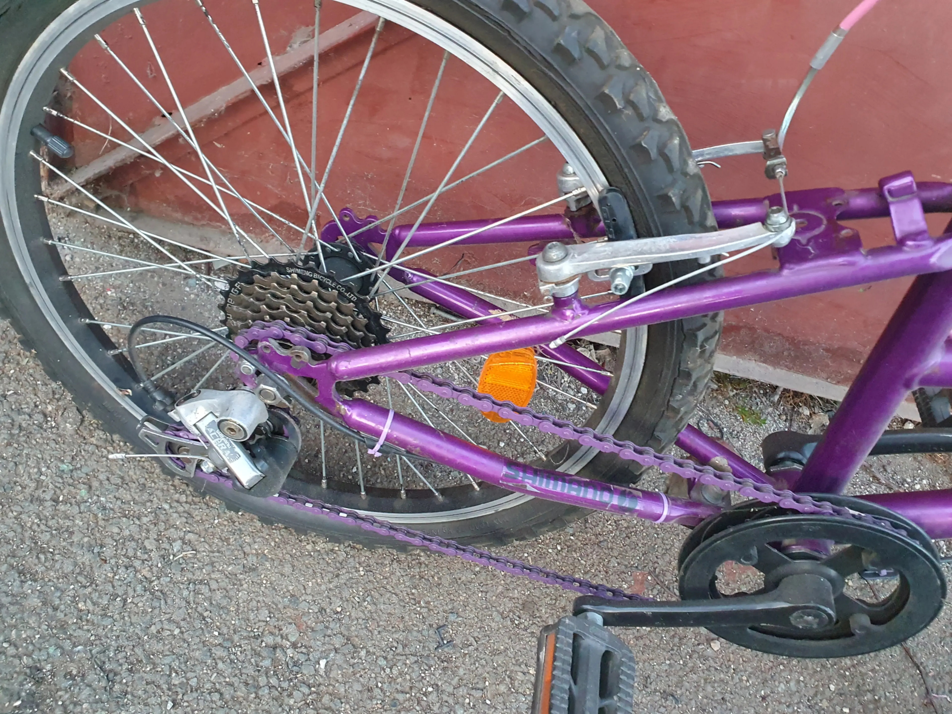 3. Bicicleta roti 20 otel