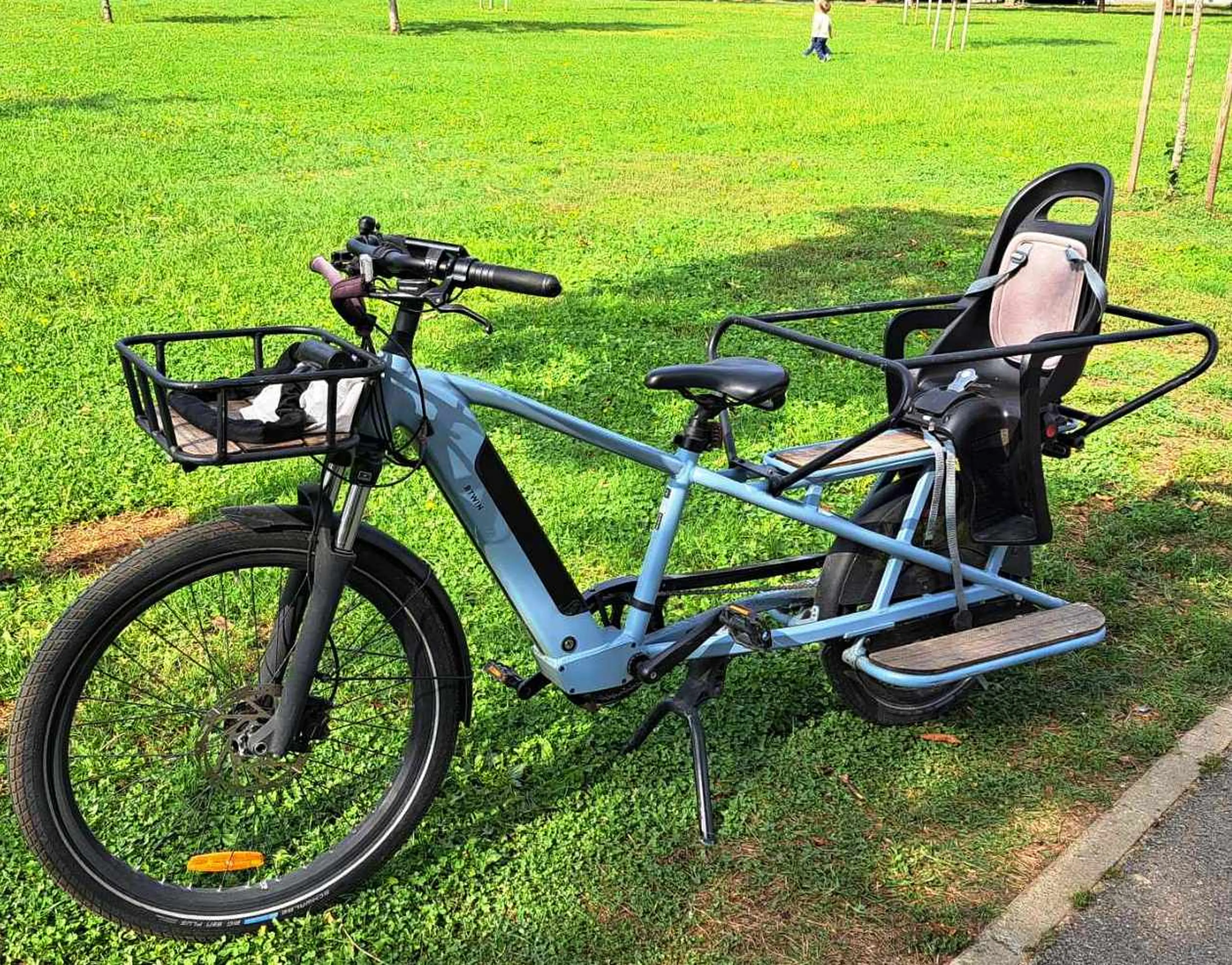 2. Bicicleta electrica btwin cargo LONGTAIL R500E