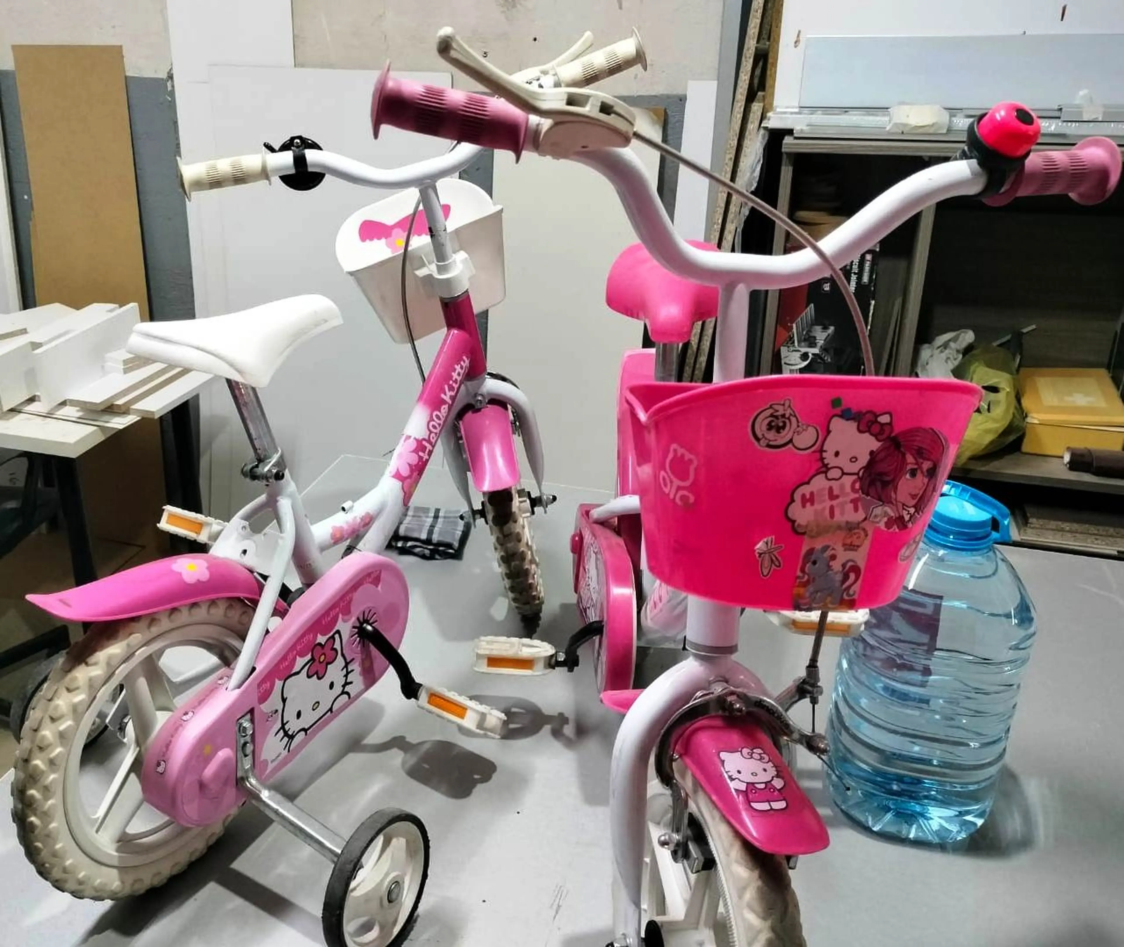 2. Bicicleta fetite x2buc Hello Kitty 14ich