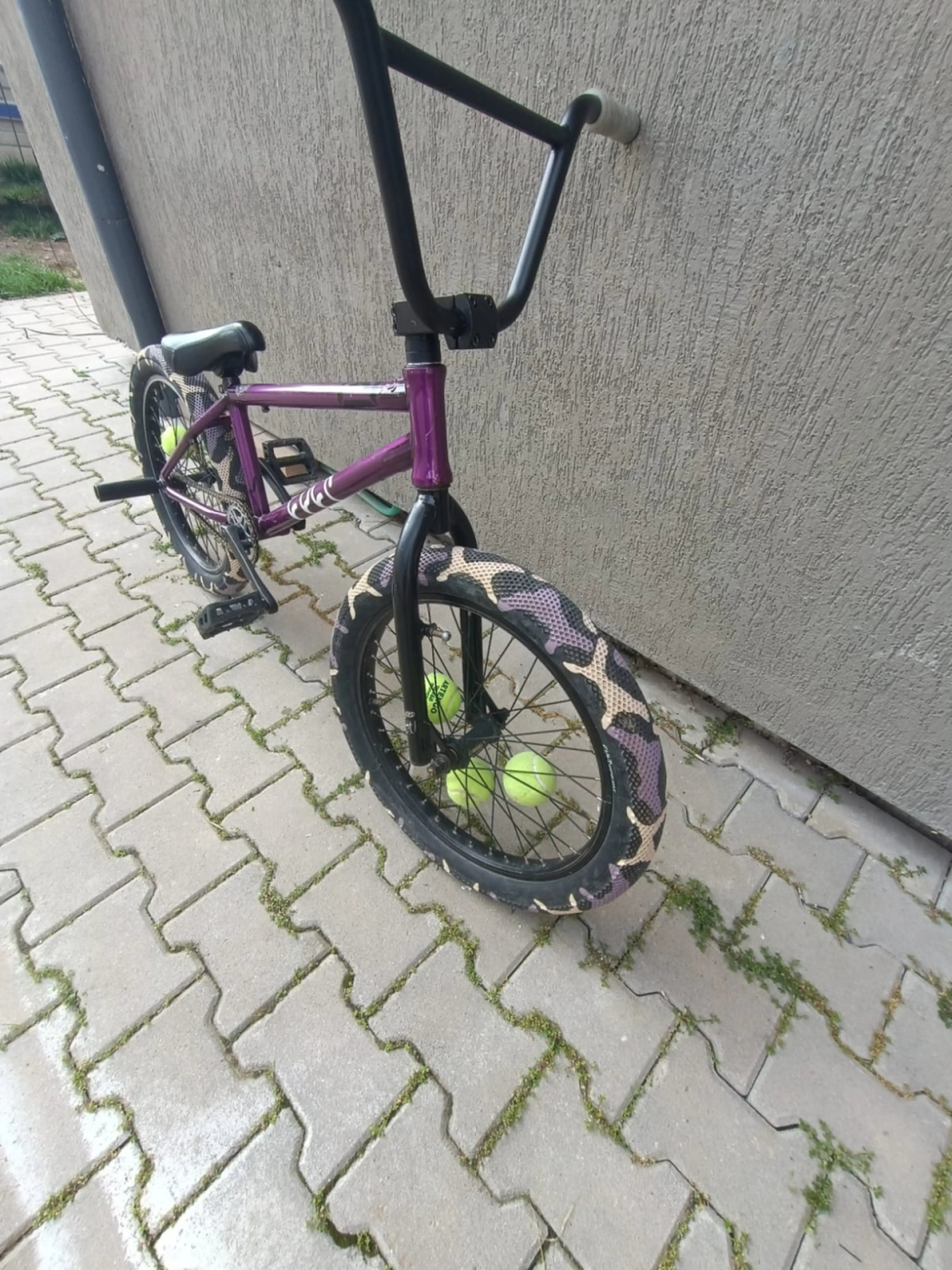 5. Vând bicicletă BMX custom