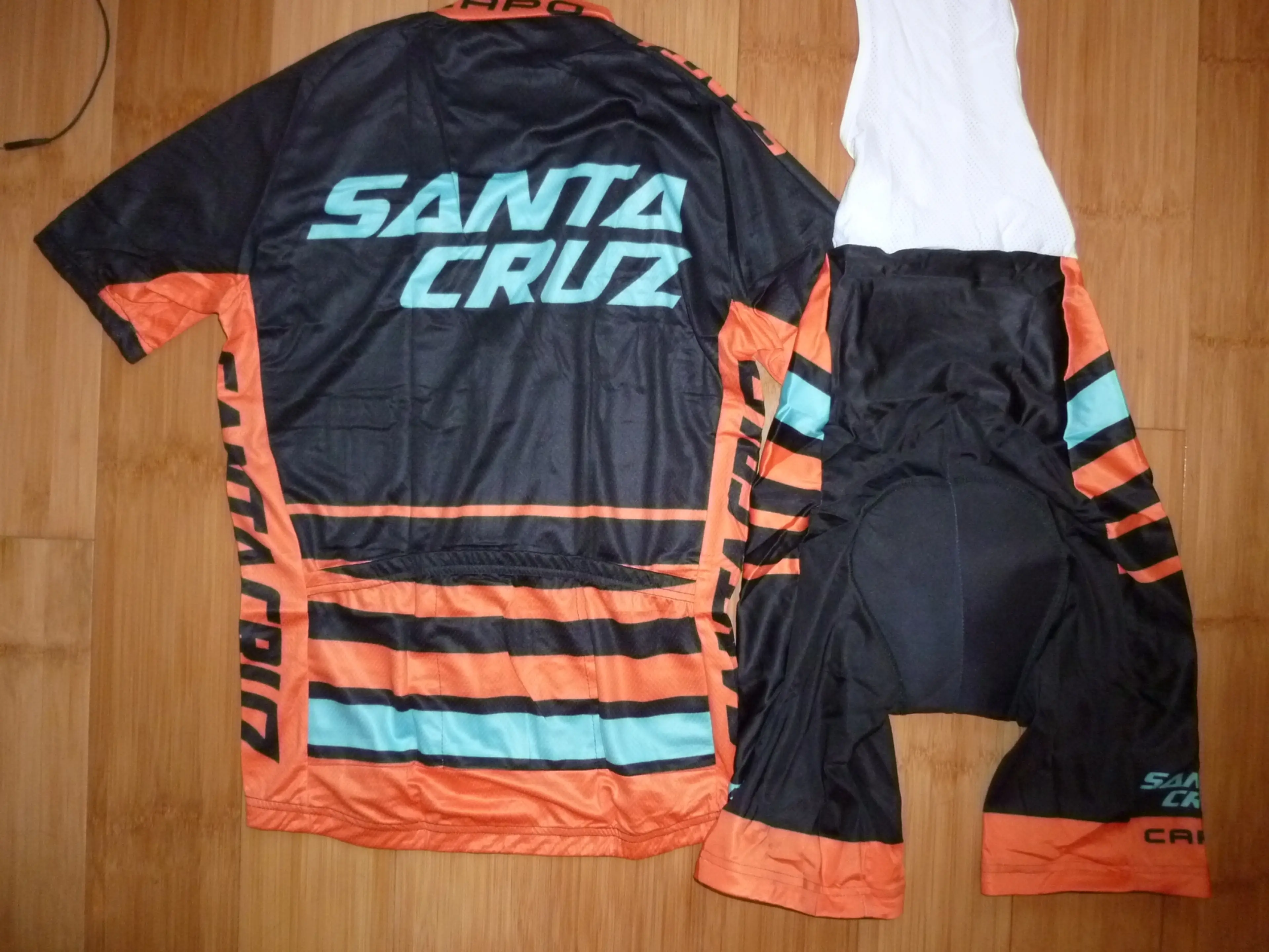 2. Echipament ciclism Santa Cruz set pantaloni tricou