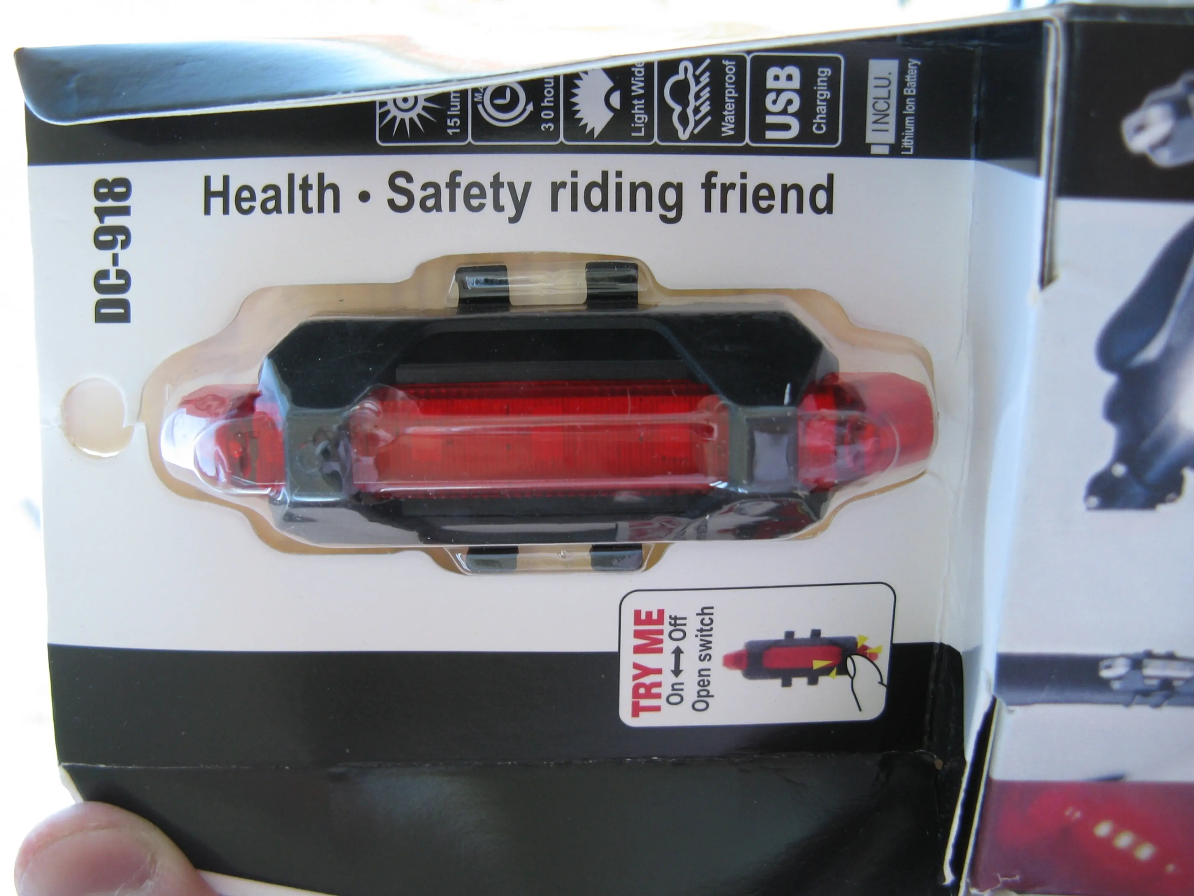 4. Lumină bicicletă (roșie) cu încărcare USB